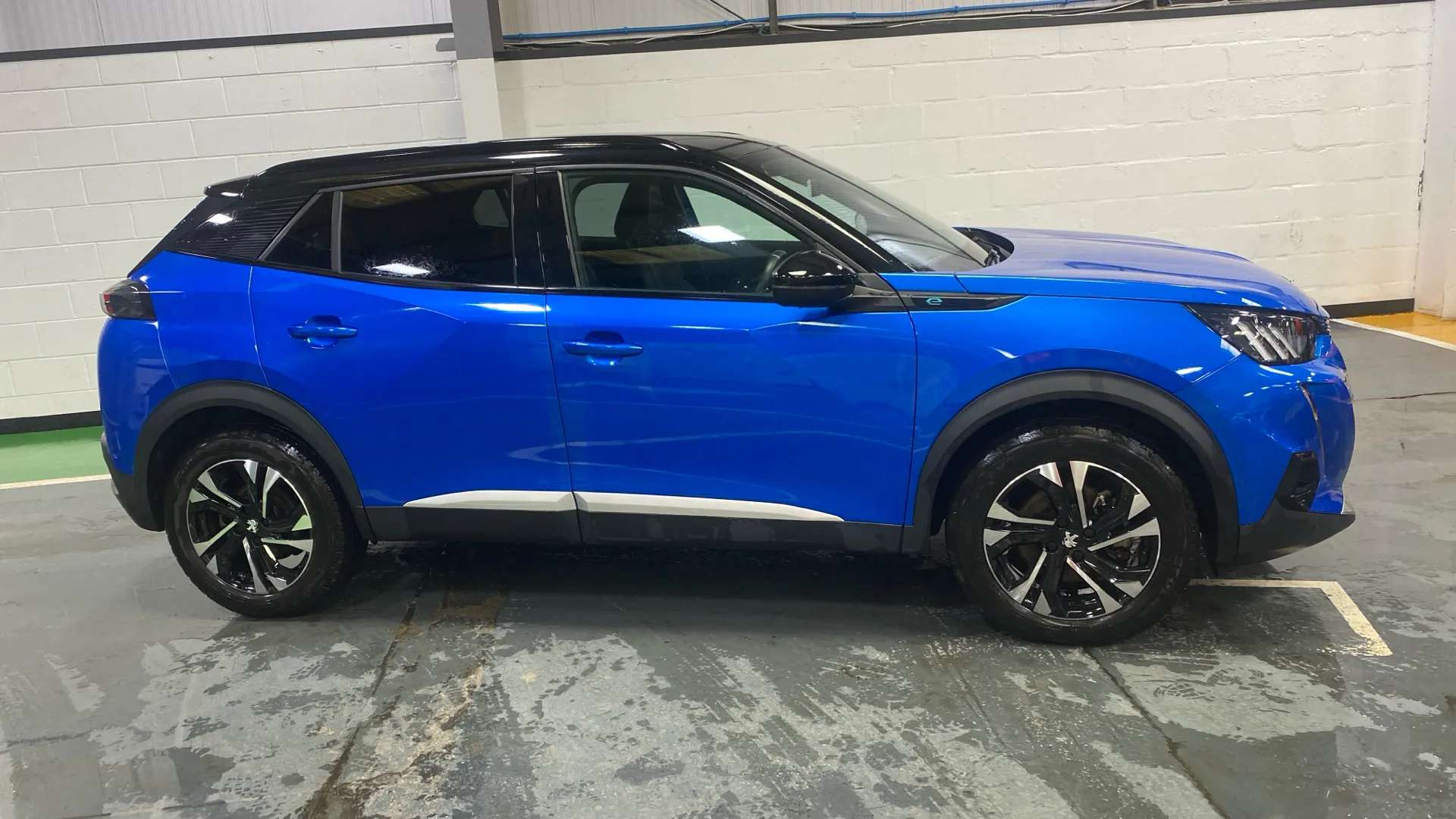 A 2022 PEUGEOT 2008 100kW GT 50kWh Auto A 2022 PEUGEOT 2008 100kW GT 50kWh Auto