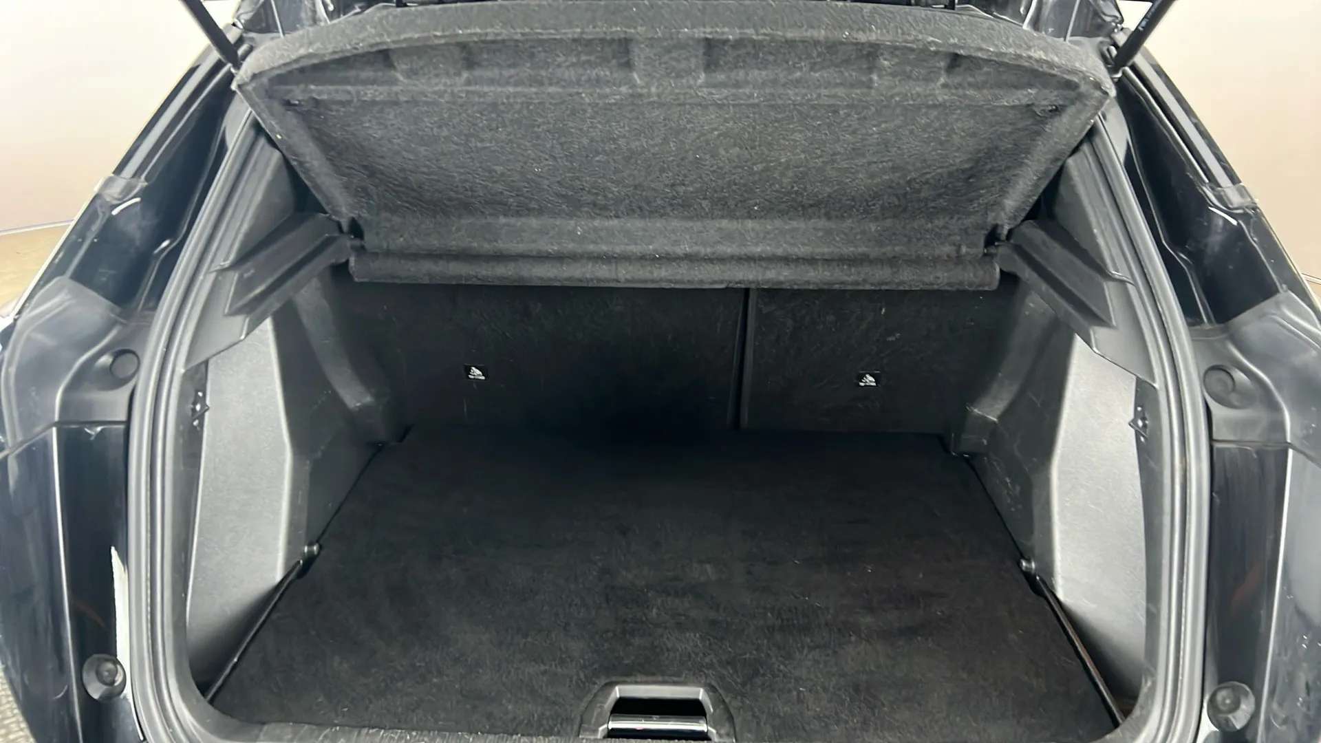 2023 PEUGEOT 2008 2023 PEUGEOT 2008