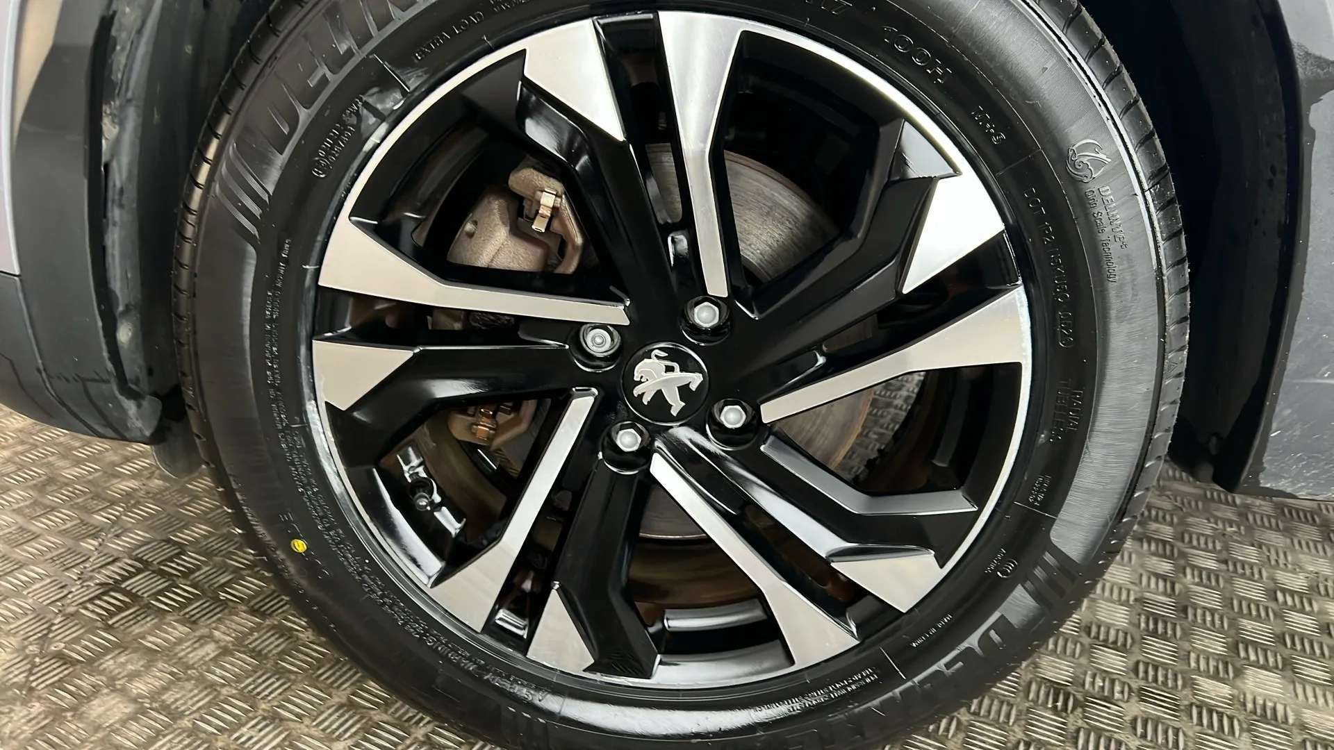 2023 PEUGEOT 2008 2023 PEUGEOT 2008
