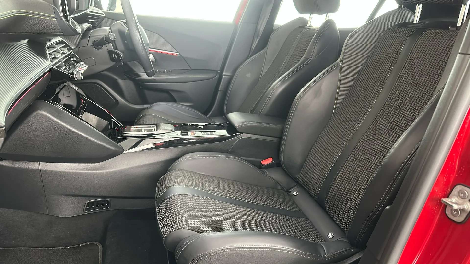 2022 PEUGEOT 2008 2022 PEUGEOT 2008