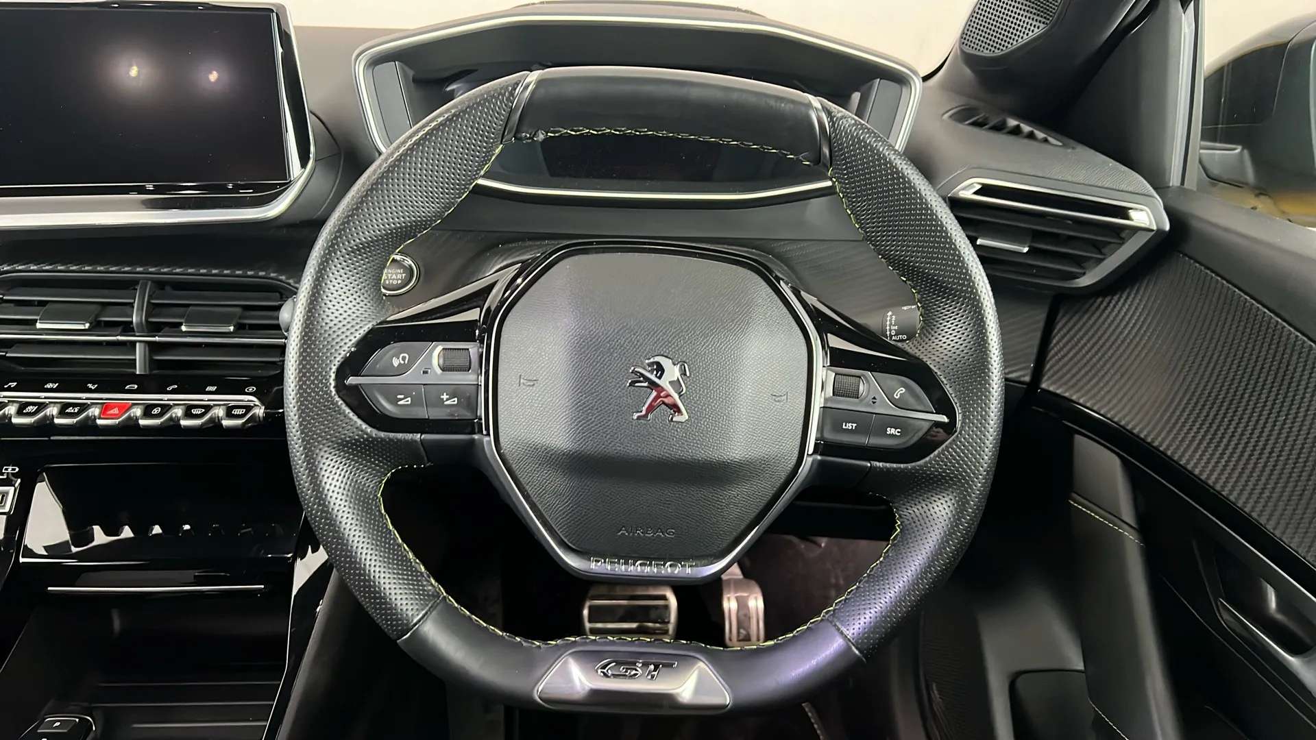 2021 PEUGEOT 208 2021 PEUGEOT 208