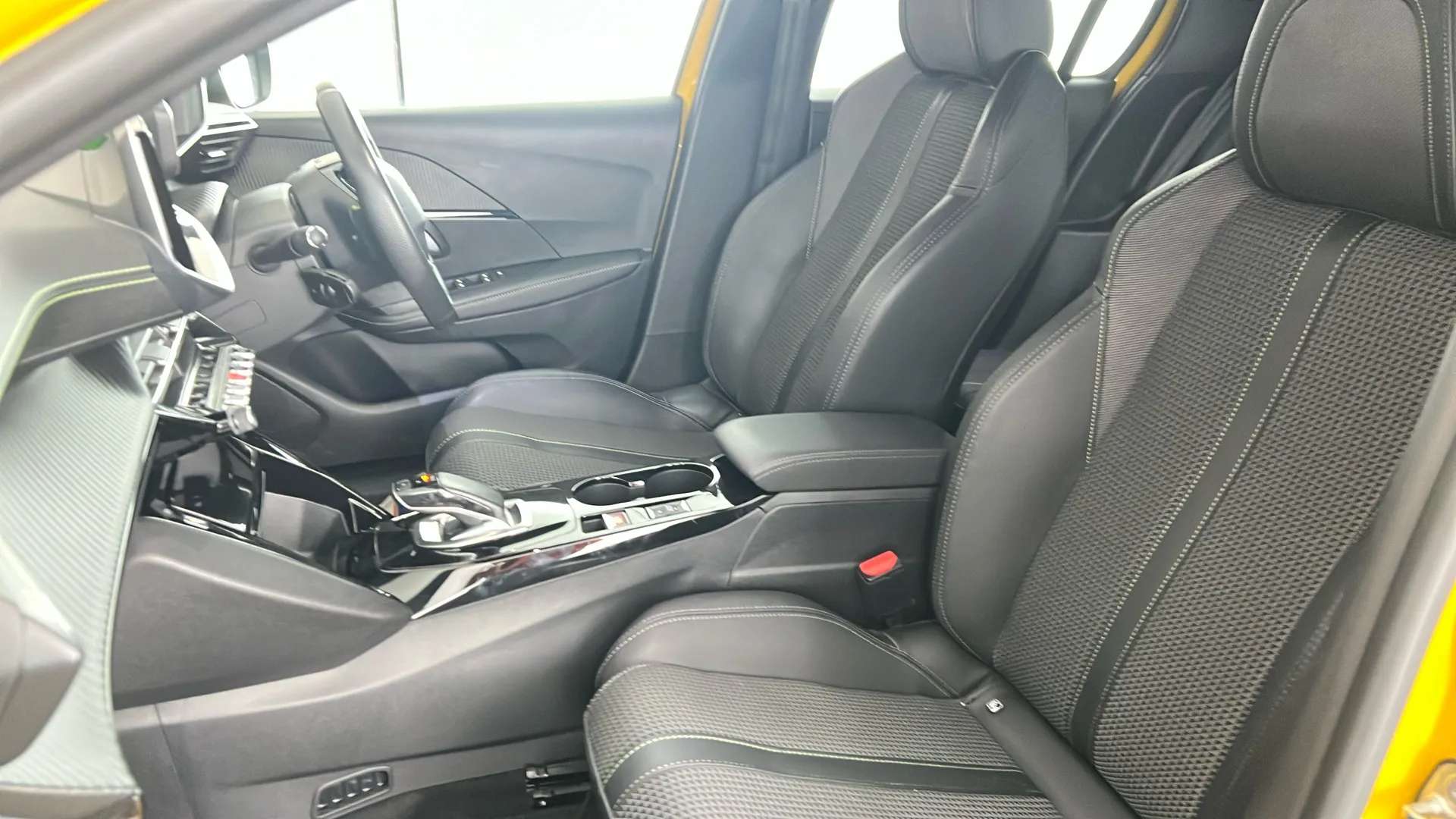 2021 PEUGEOT 208 2021 PEUGEOT 208