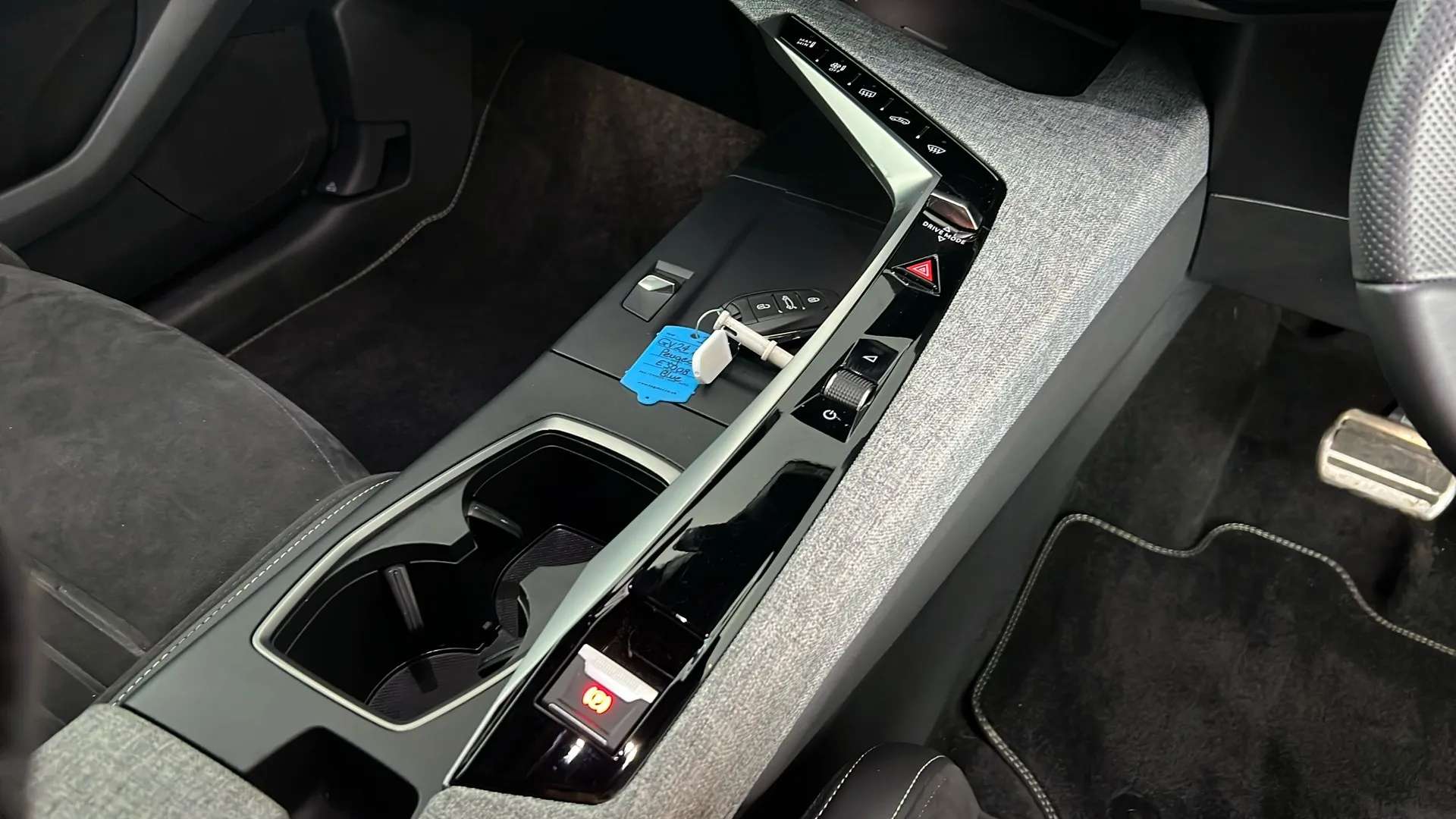 2024 PEUGEOT 3008 2024 PEUGEOT 3008