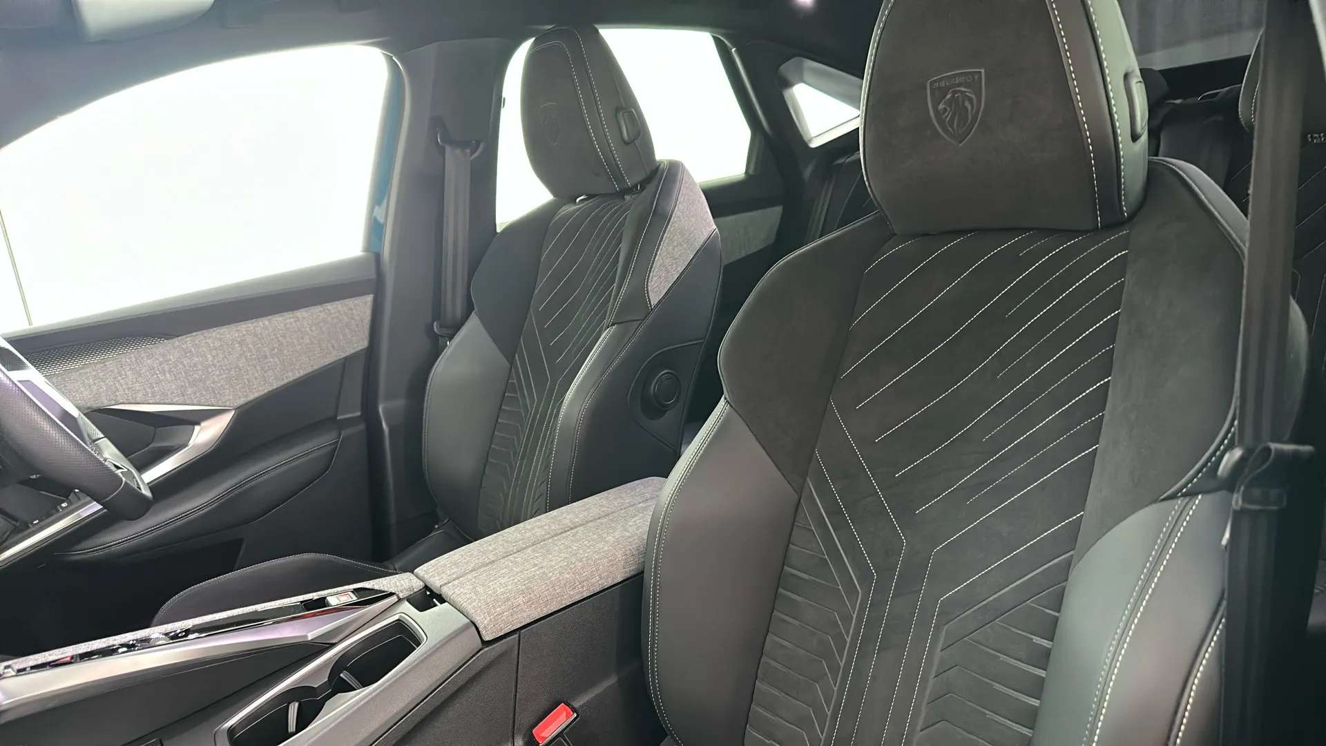 2024 PEUGEOT 3008 2024 PEUGEOT 3008