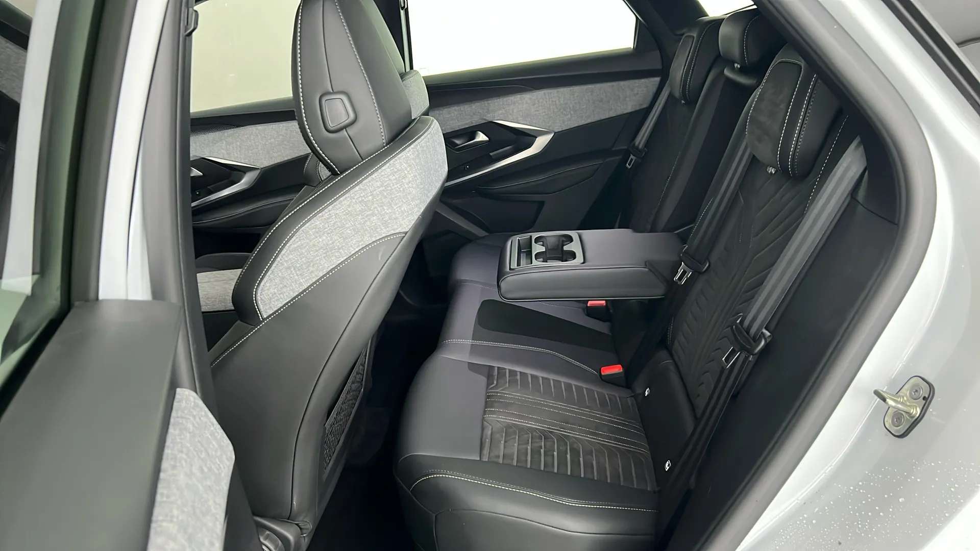 2024 PEUGEOT 3008 2024 PEUGEOT 3008