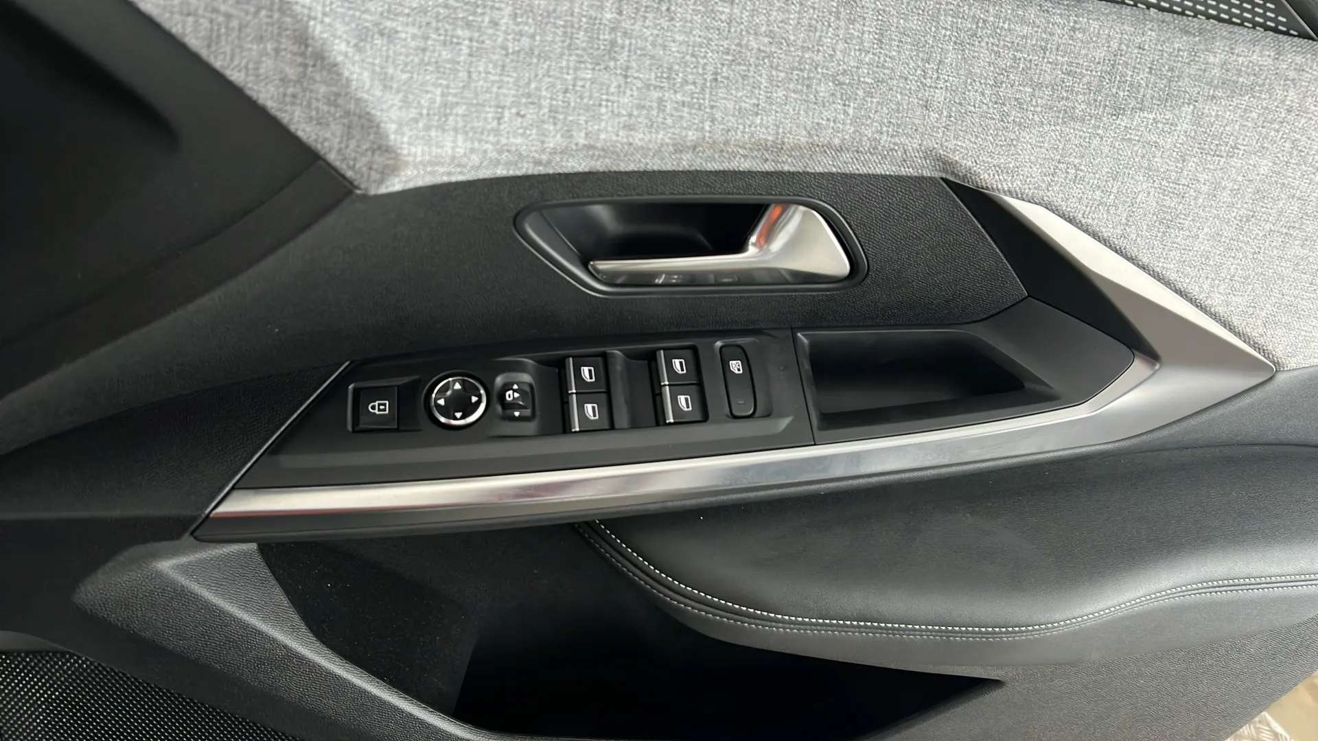2024 PEUGEOT 3008 2024 PEUGEOT 3008