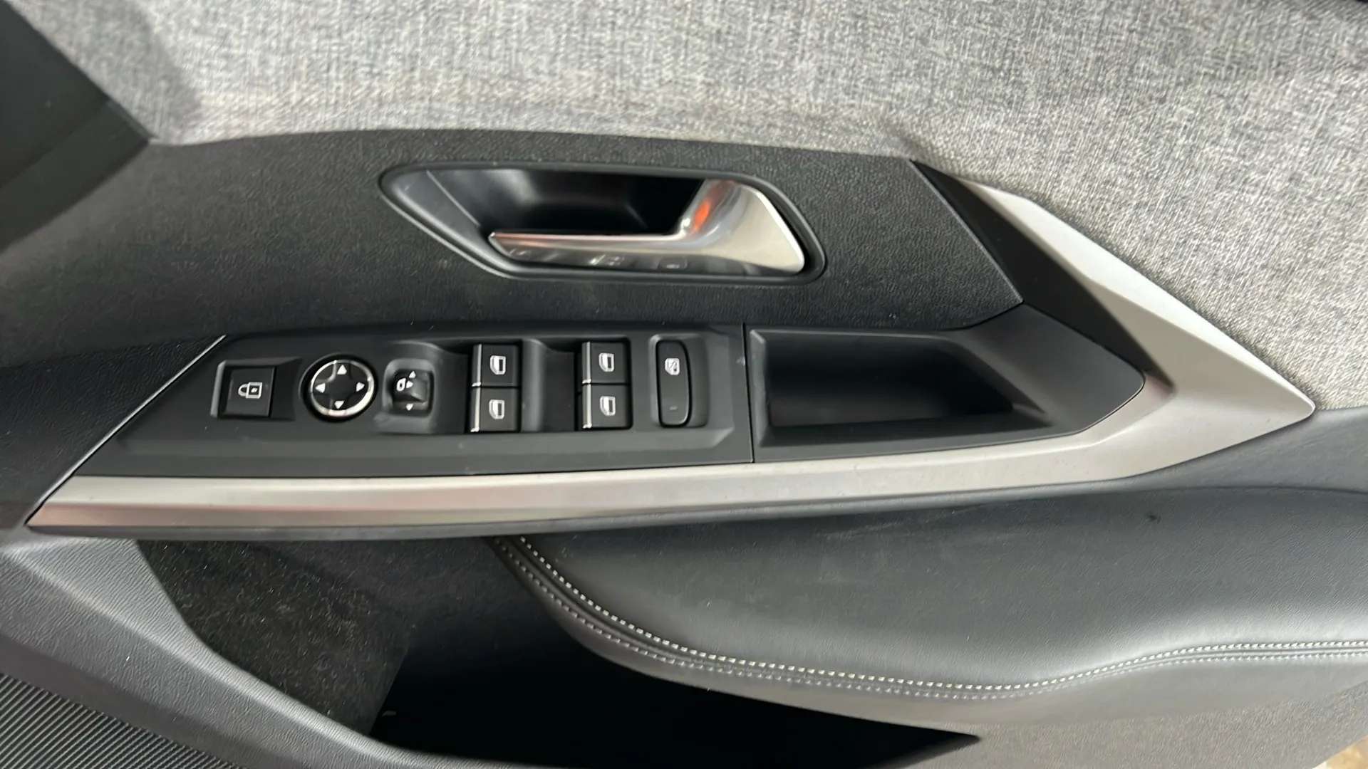 2025 PEUGEOT 3008 2025 PEUGEOT 3008