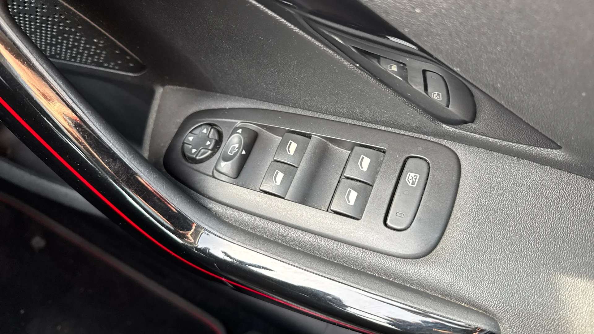 2019 PEUGEOT 2008 2019 PEUGEOT 2008