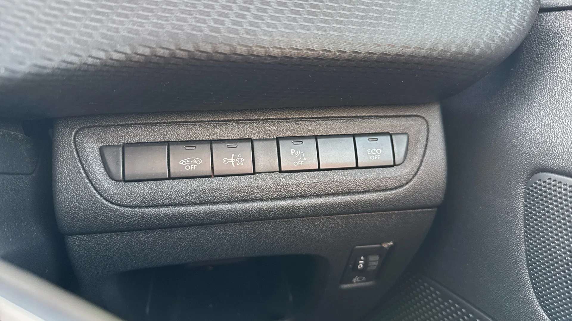 2019 PEUGEOT 2008 2019 PEUGEOT 2008