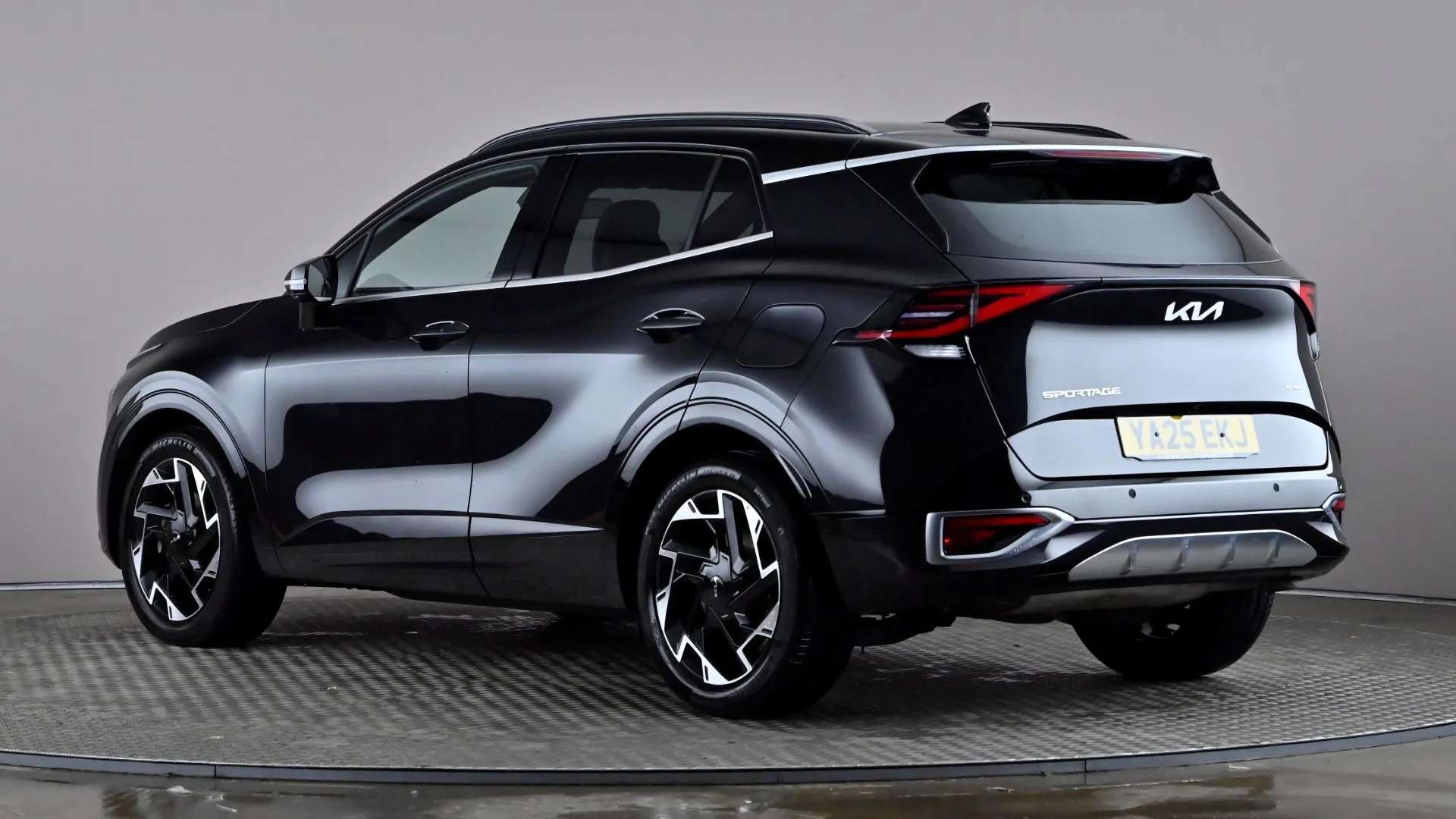 A 2025 KIA SPORTAGE 1.6T GDi 157 48V ISG GT-Line S DCT A 2025 KIA SPORTAGE 1.6T GDi 157 48V ISG GT-Line S DCT