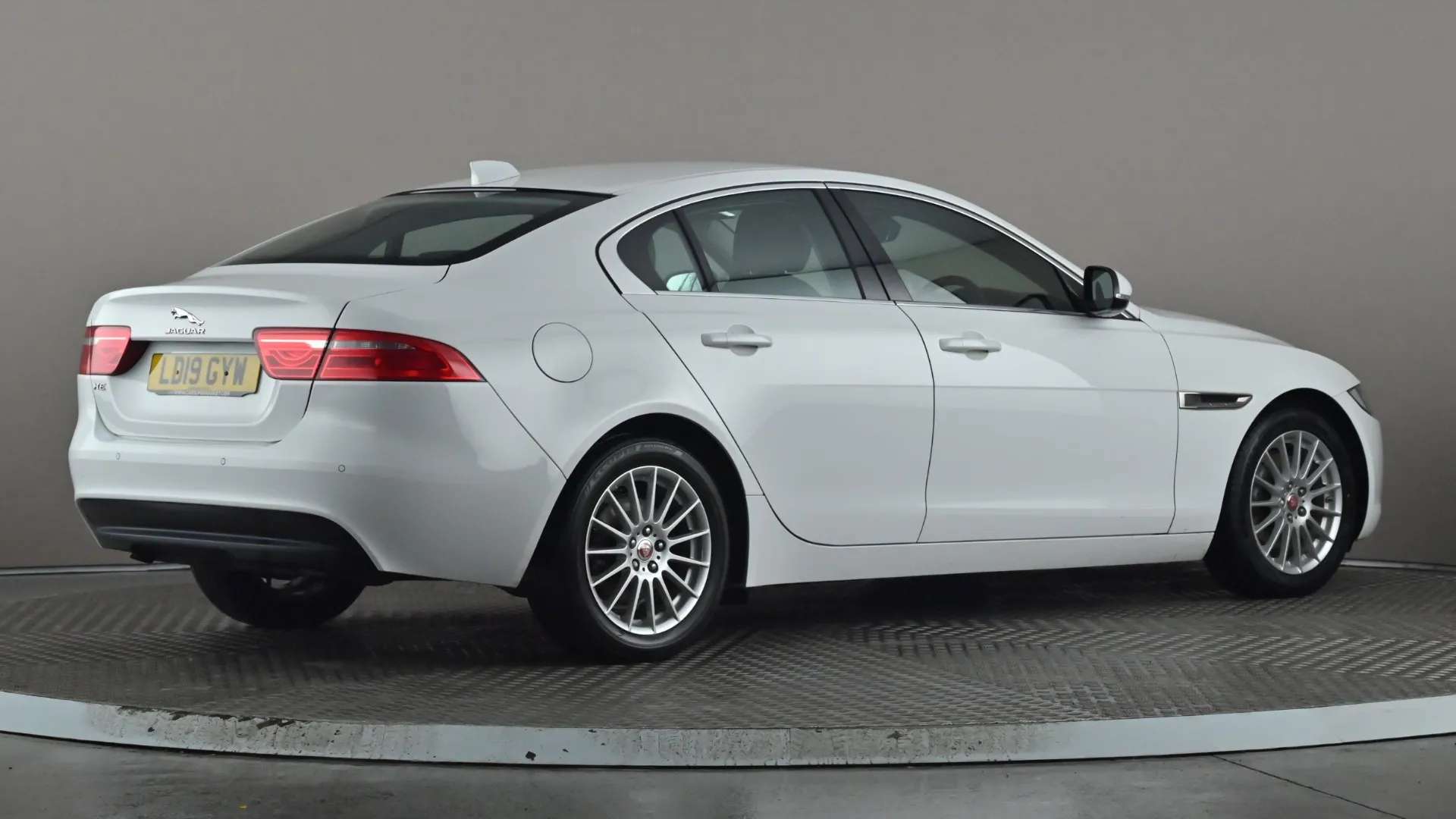 2019 JAGUAR XE 2019 JAGUAR XE