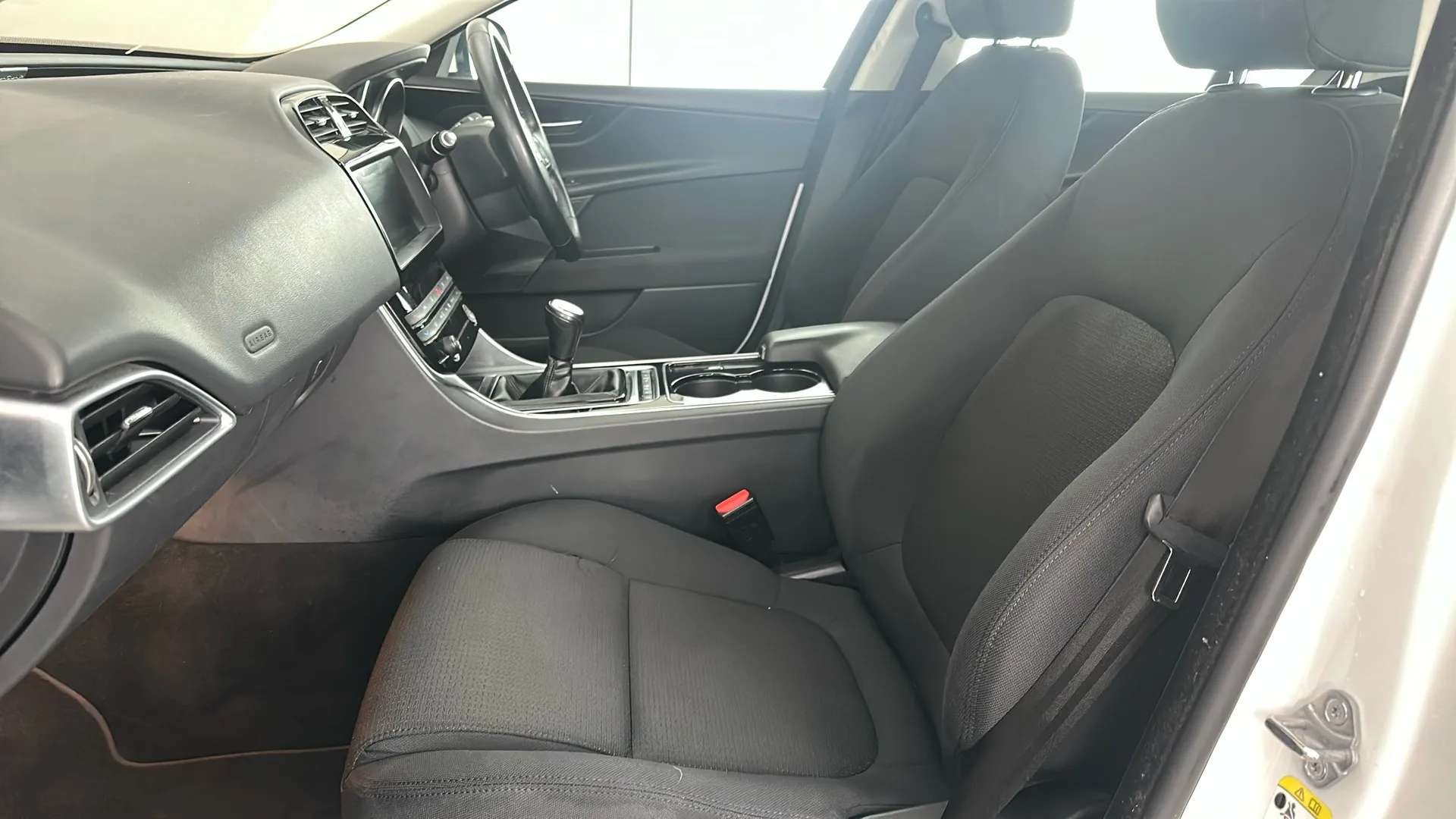 2019 JAGUAR XE 2019 JAGUAR XE