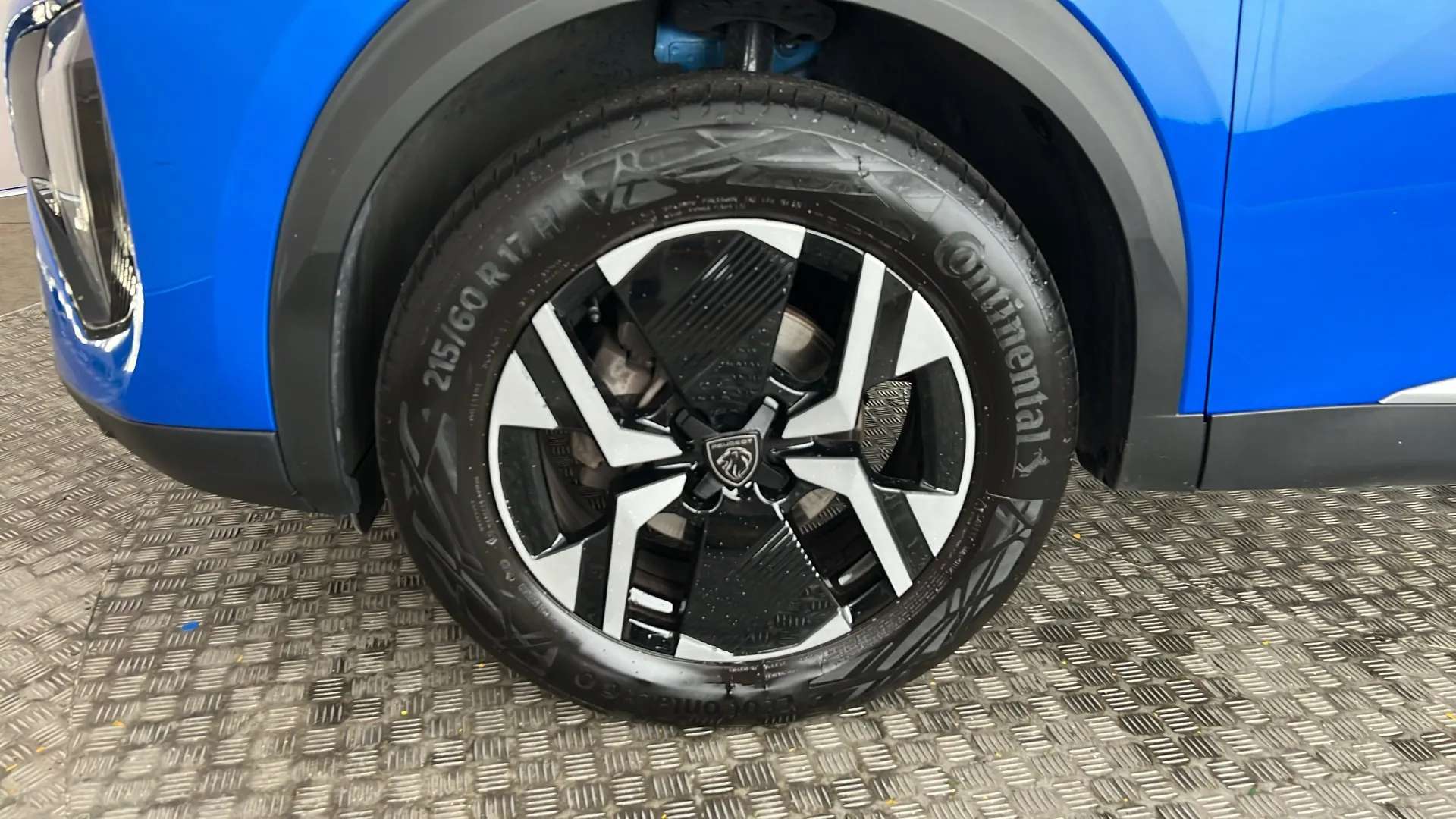 2024 PEUGEOT 2008 2024 PEUGEOT 2008