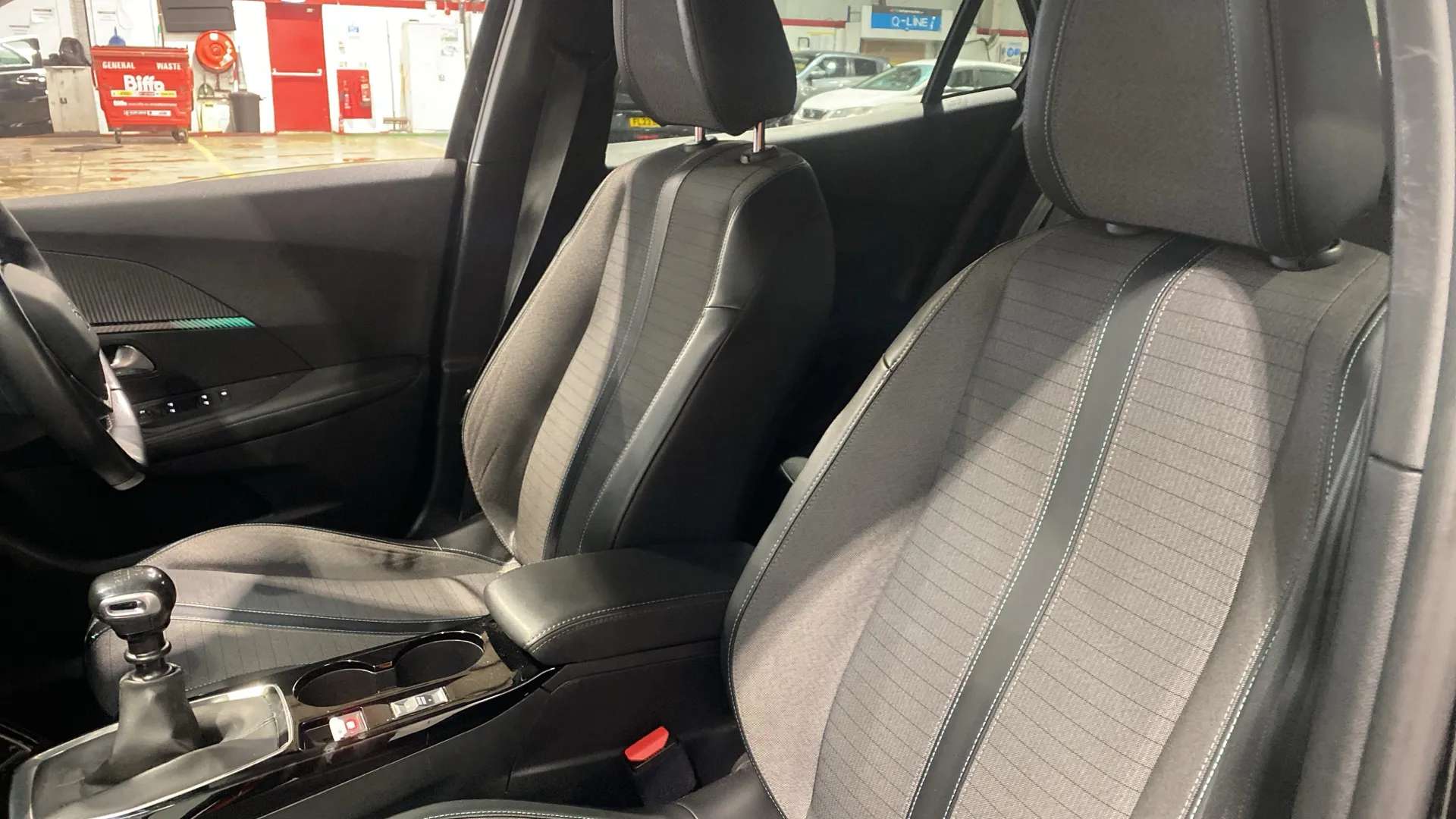 2021 PEUGEOT 2008 2021 PEUGEOT 2008