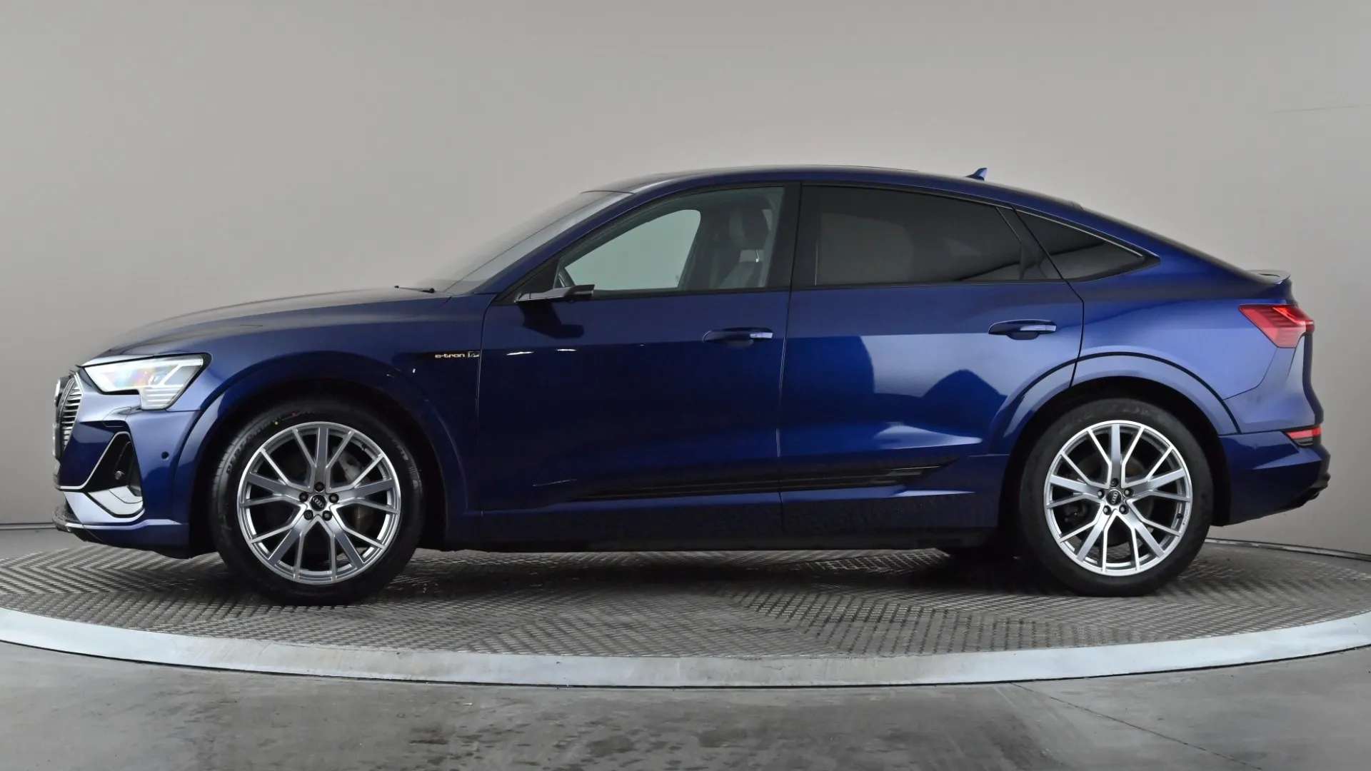 A 2020 AUDI E-TRON 300kW 55 Quattro 95kWh Launch Edition Auto A 2020 AUDI E-TRON 300kW 55 Quattro 95kWh Launch Edition Auto