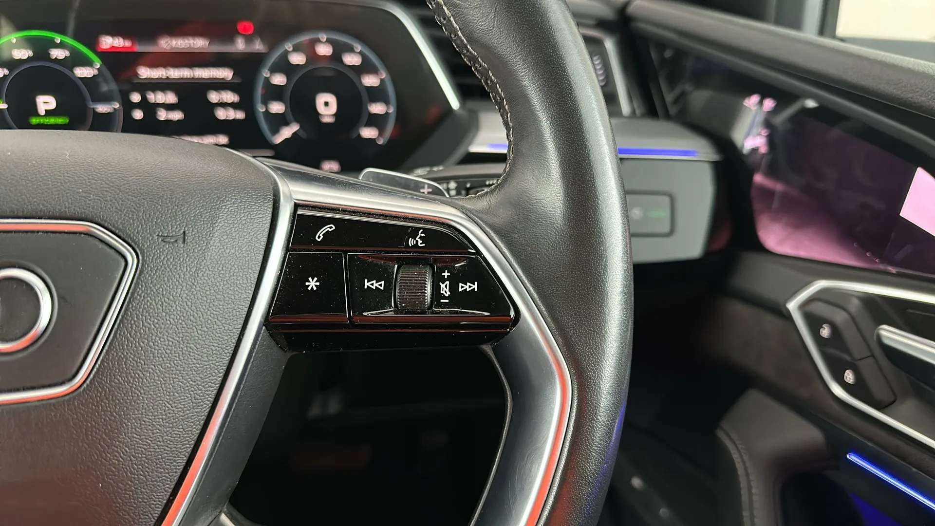 2020 AUDI E-TRON 2020 AUDI E-TRON