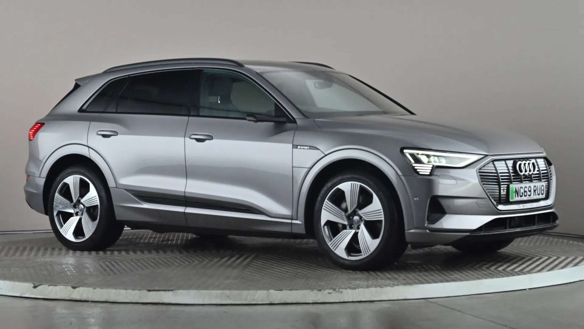 A 2019 AUDI E-TRON 300kW 55 Quattro 95kWh Launch Edition Auto A 2019 AUDI E-TRON 300kW 55 Quattro 95kWh Launch Edition Auto