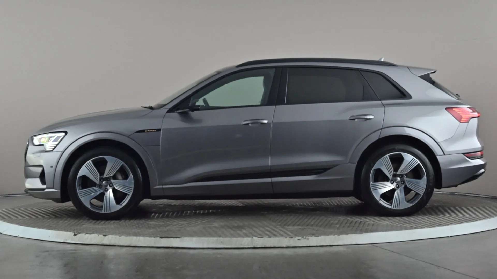 A 2019 AUDI E-TRON 300kW 55 Quattro 95kWh Launch Edition Auto A 2019 AUDI E-TRON 300kW 55 Quattro 95kWh Launch Edition Auto