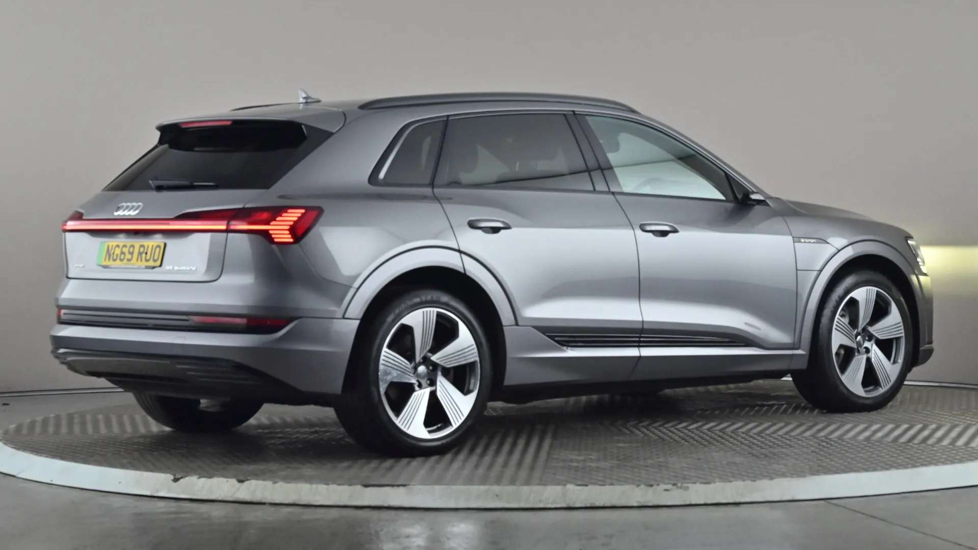 2019 AUDI E-TRON 2019 AUDI E-TRON