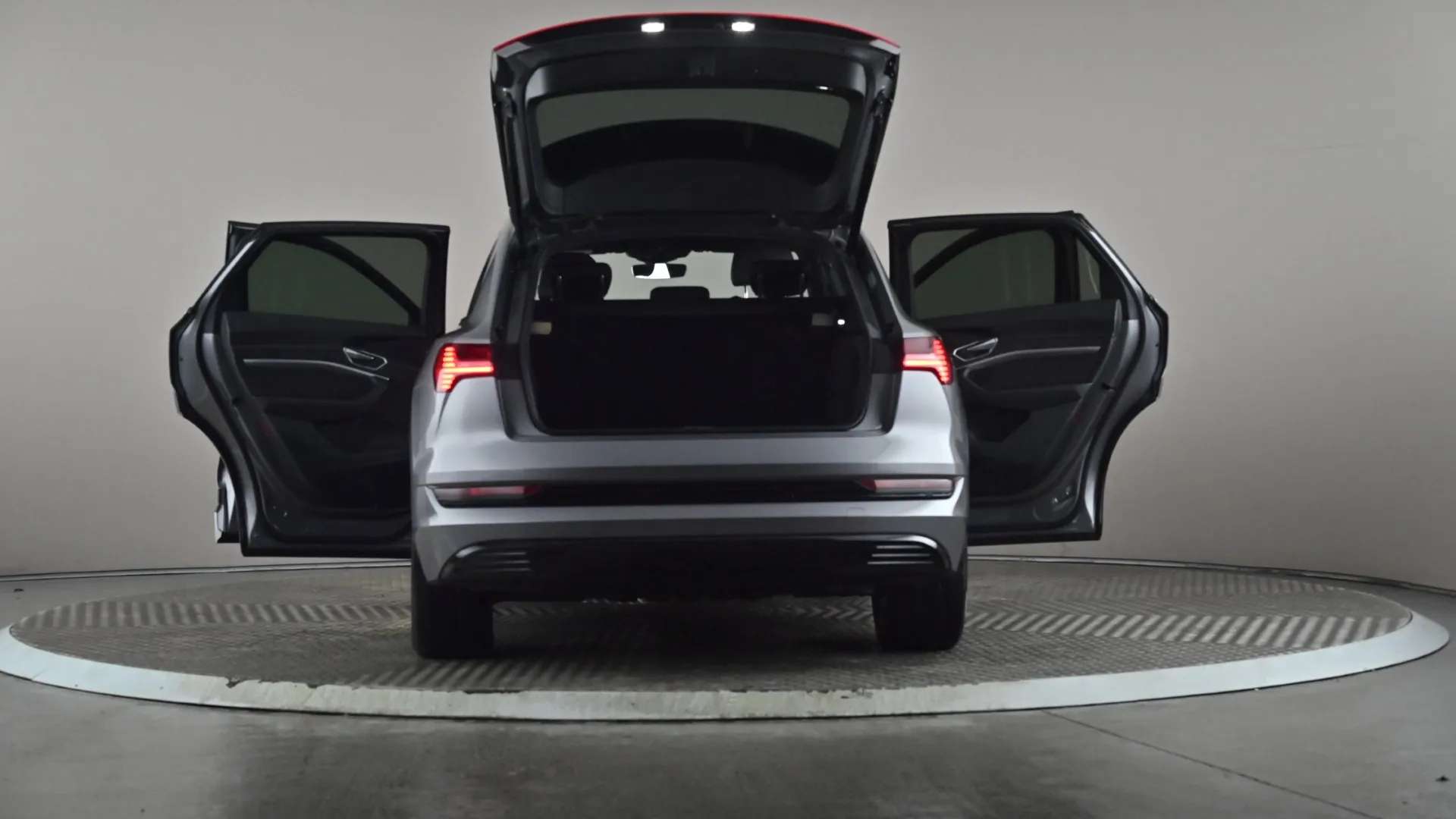 2019 AUDI E-TRON 2019 AUDI E-TRON