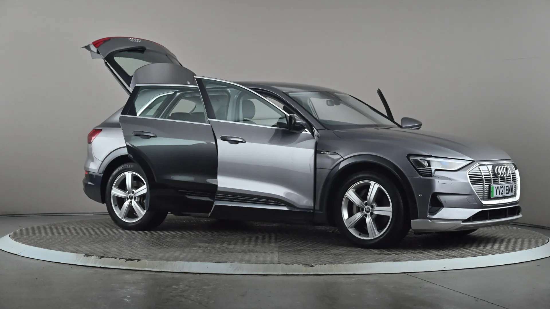 2021 AUDI E-TRON 2021 AUDI E-TRON