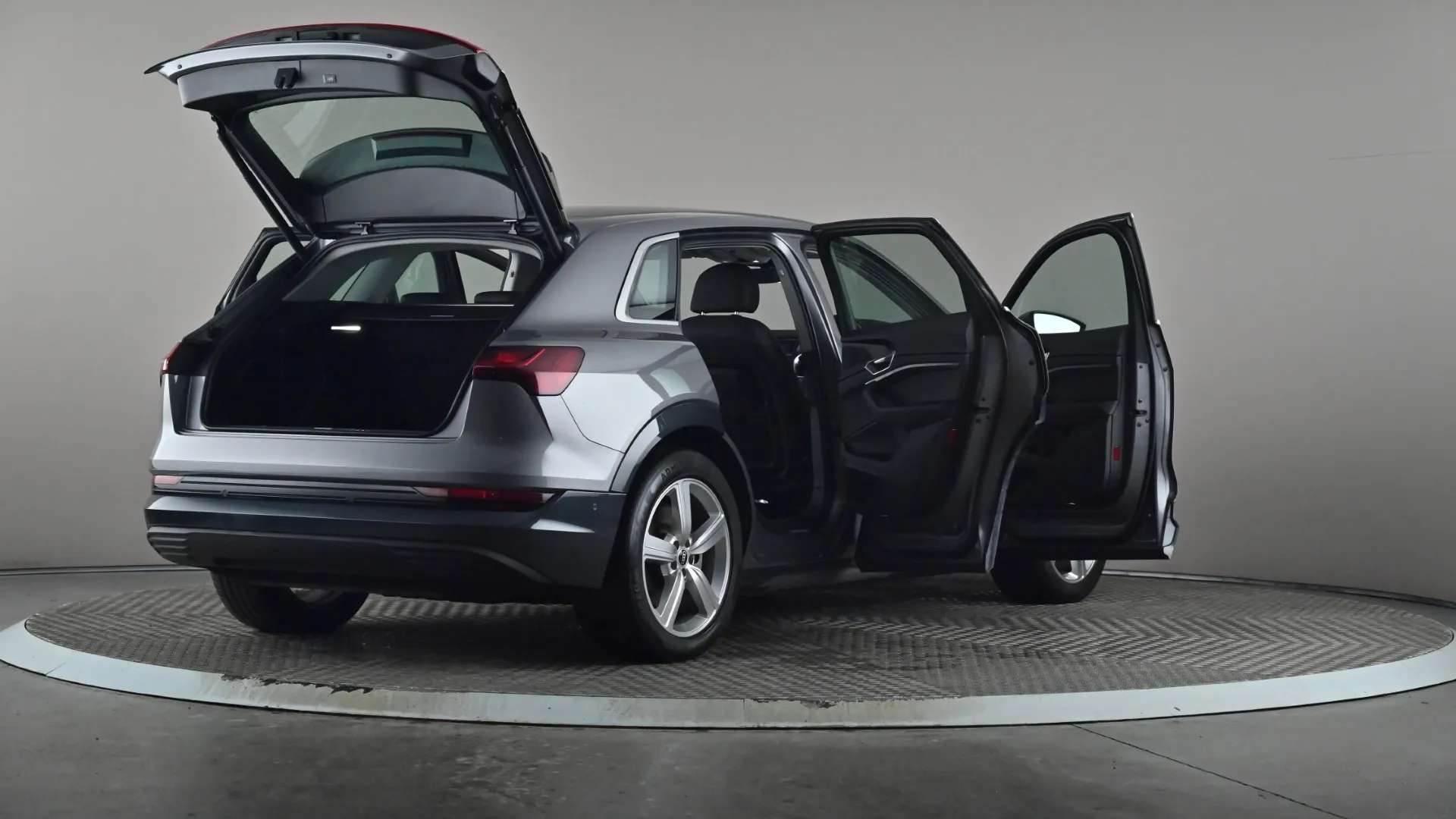 2021 AUDI E-TRON 2021 AUDI E-TRON