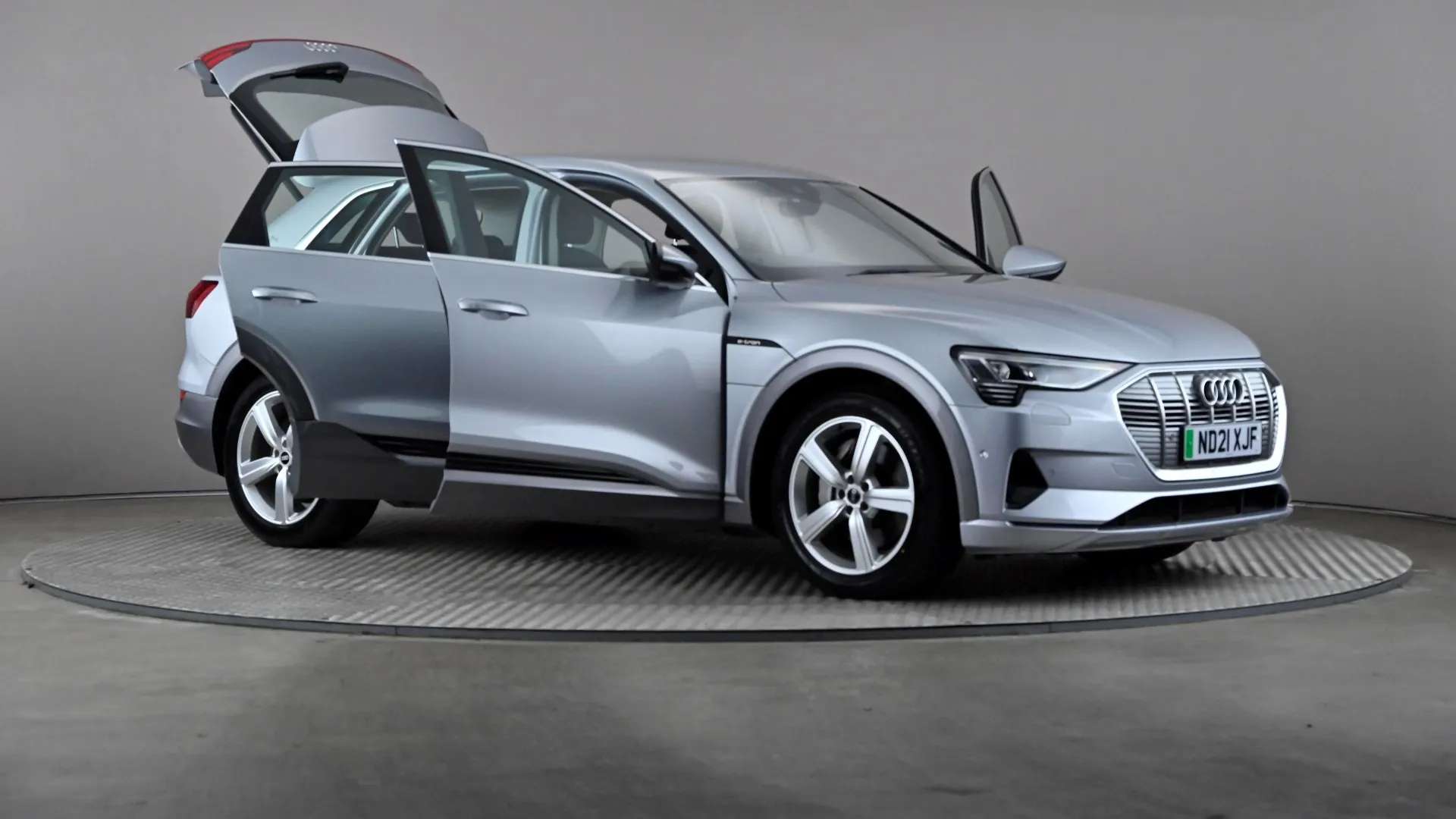 2021 AUDI E-TRON 2021 AUDI E-TRON