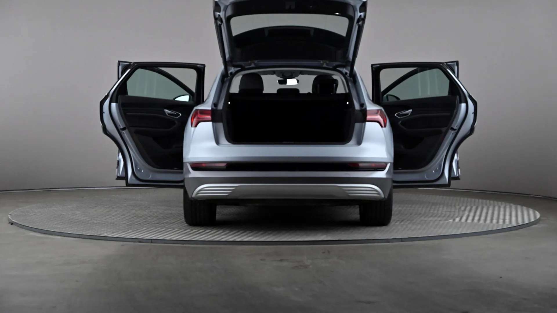 2021 AUDI E-TRON 2021 AUDI E-TRON