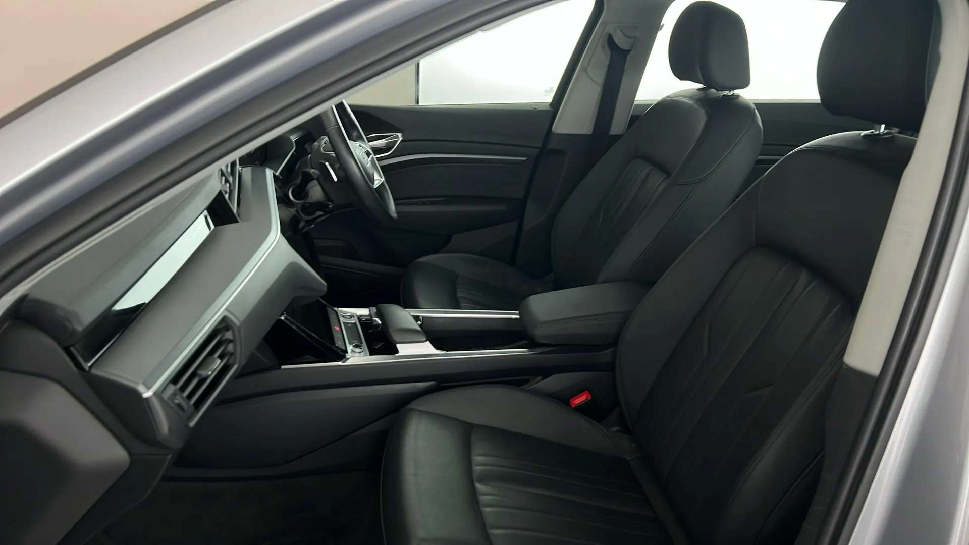 2021 AUDI E-TRON 2021 AUDI E-TRON