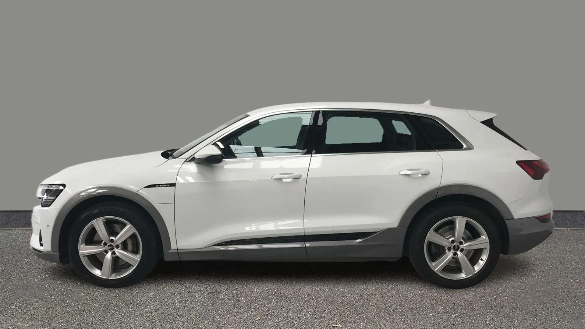 A 2020 AUDI E-TRON 230kW 50 Quattro 71kWh Technik Auto A 2020 AUDI E-TRON 230kW 50 Quattro 71kWh Technik Auto