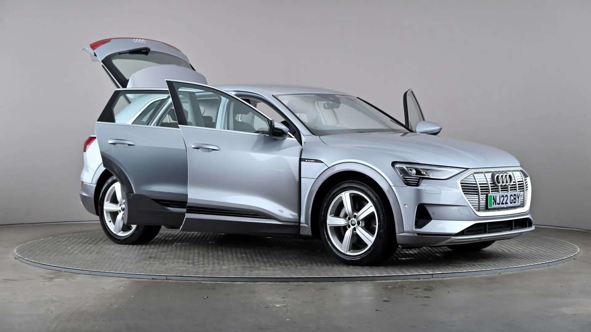 2022 AUDI E-TRON 2022 AUDI E-TRON