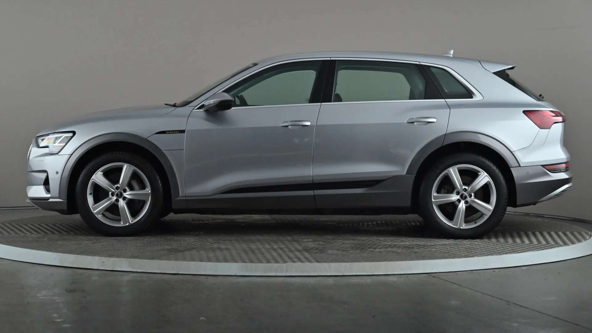 2022 AUDI E-TRON 2022 AUDI E-TRON