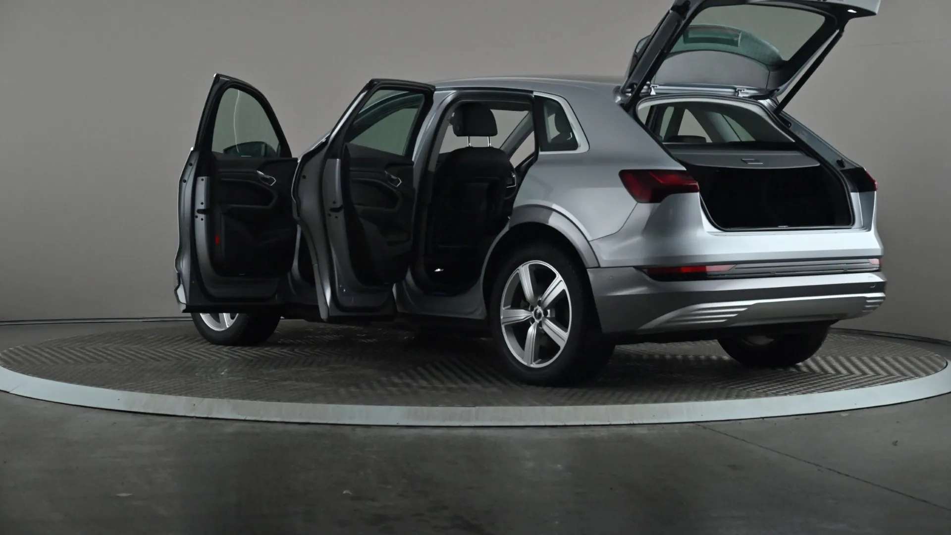 2022 AUDI E-TRON 2022 AUDI E-TRON