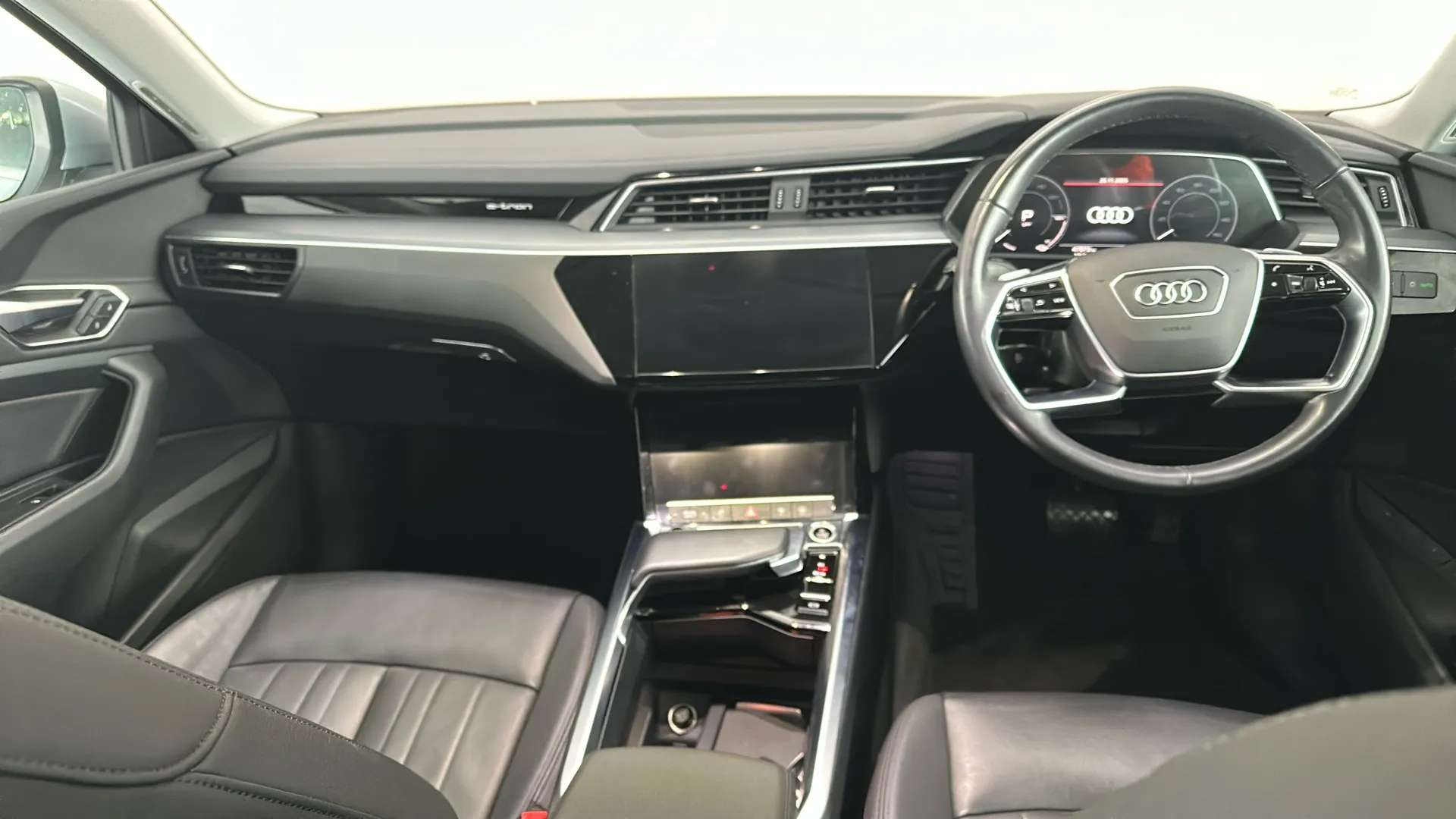 2022 AUDI E-TRON 2022 AUDI E-TRON