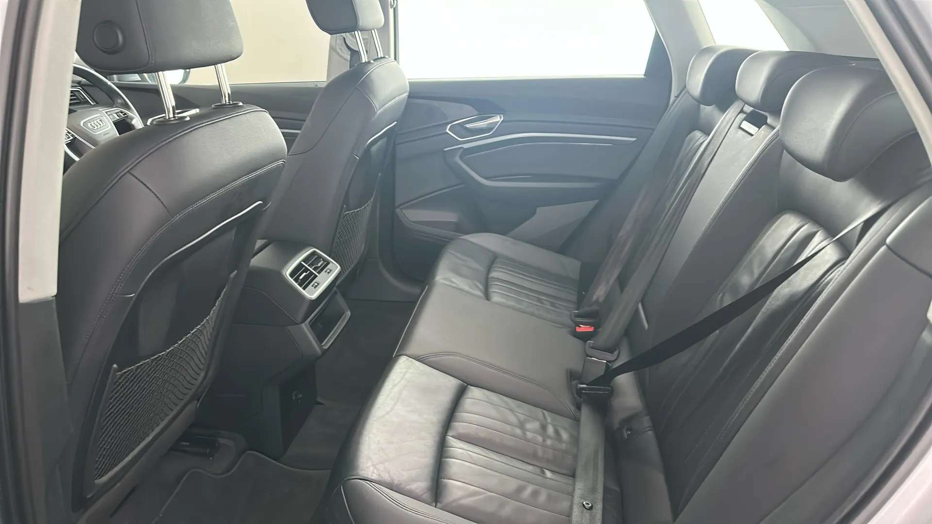 2022 AUDI E-TRON 2022 AUDI E-TRON