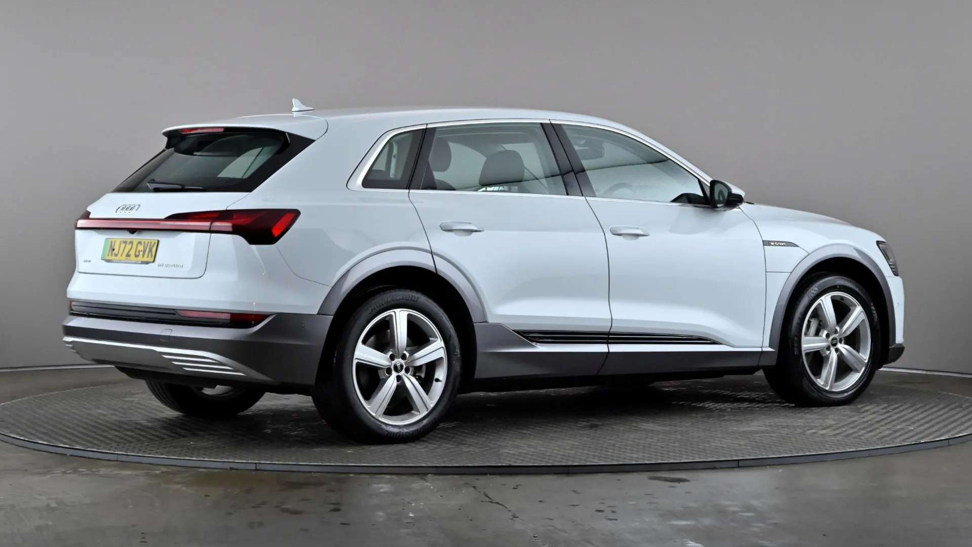 2022 AUDI E-TRON 2022 AUDI E-TRON