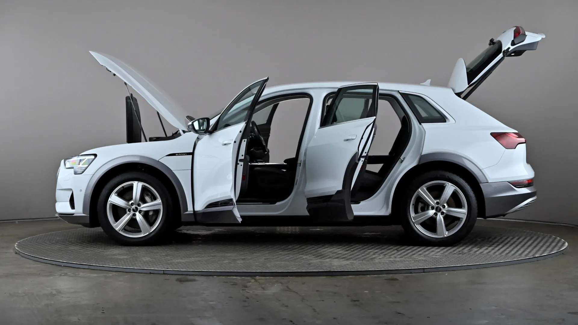 2022 AUDI E-TRON 2022 AUDI E-TRON