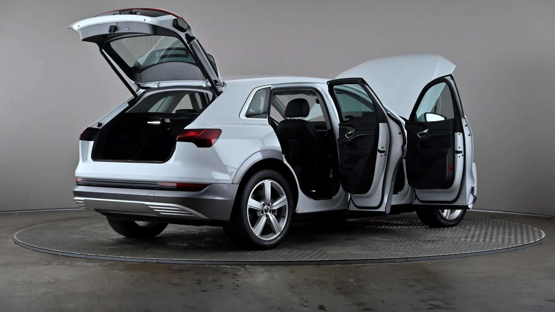 2022 AUDI E-TRON 2022 AUDI E-TRON