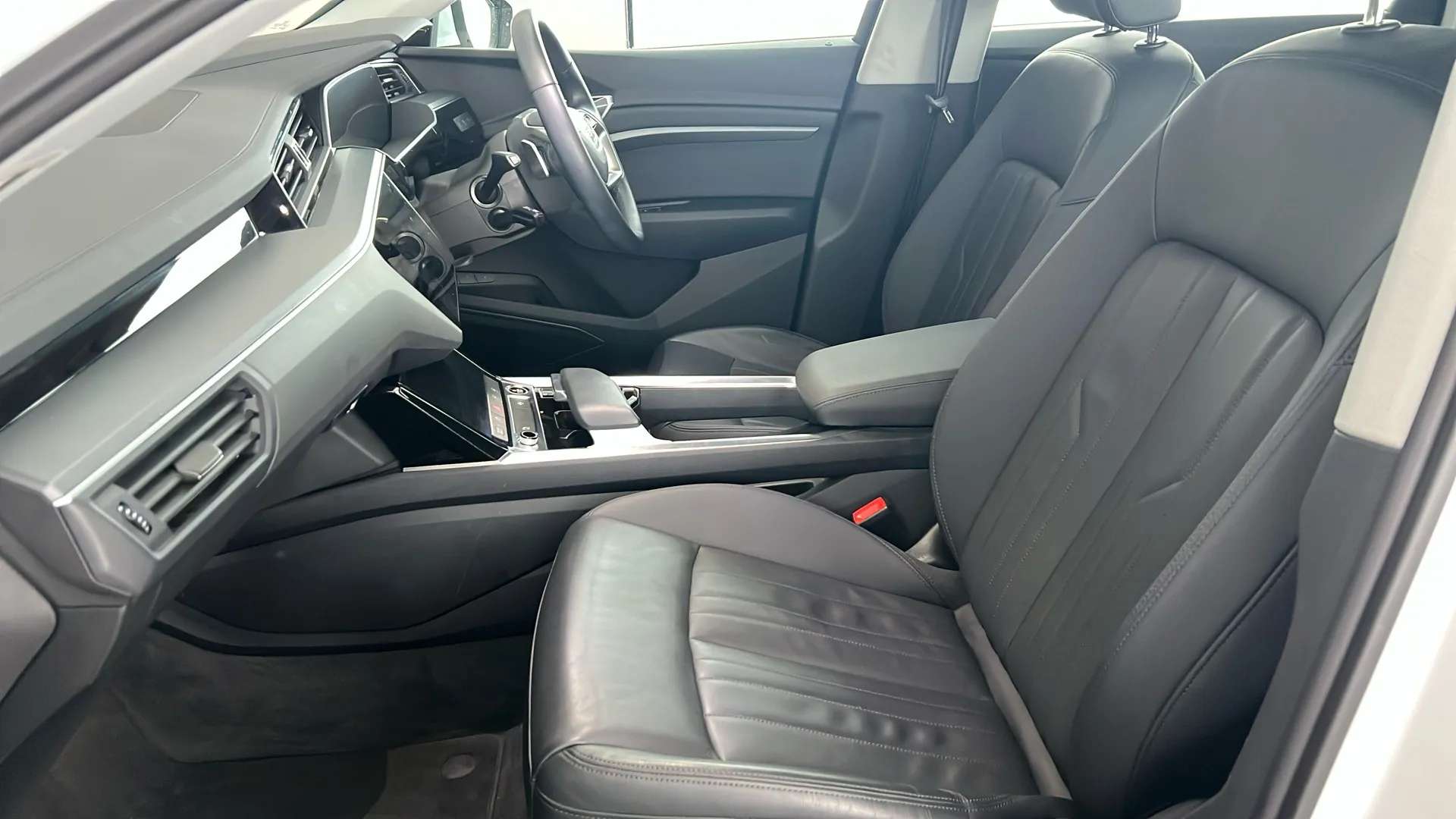 2022 AUDI E-TRON 2022 AUDI E-TRON