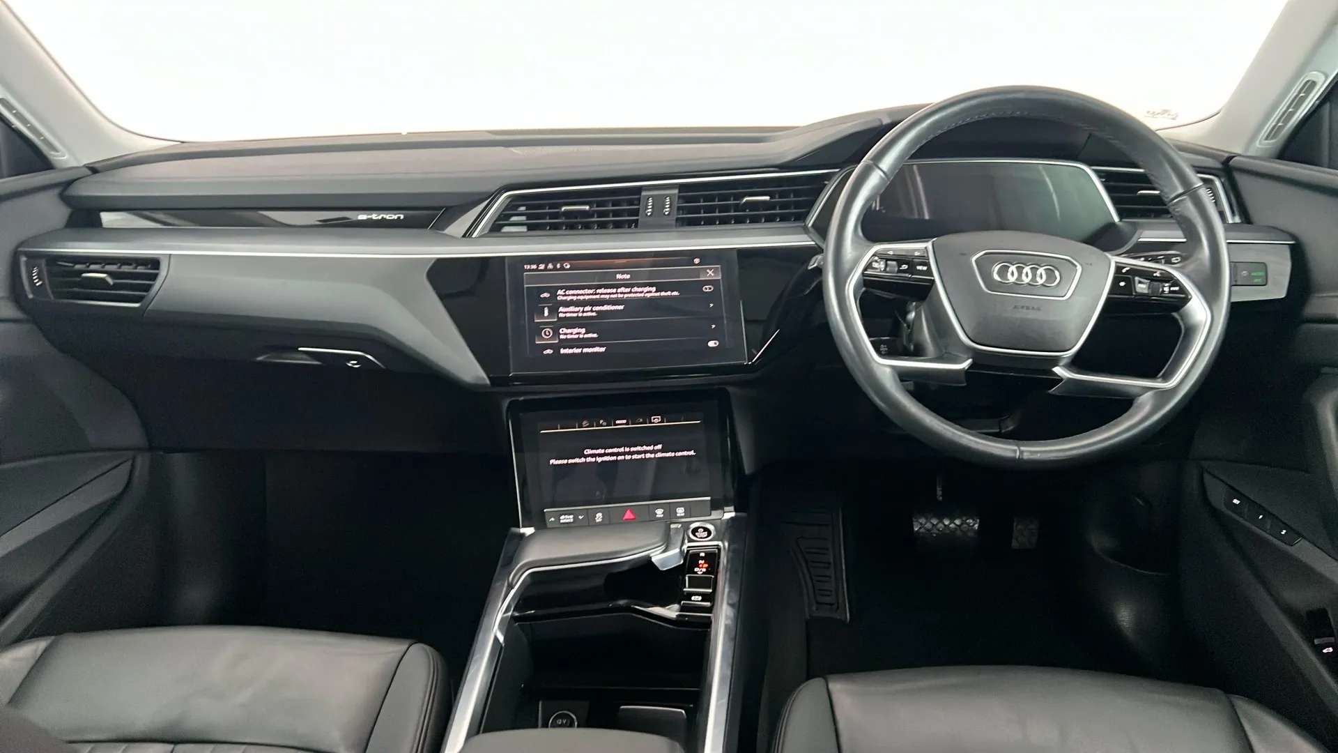 0 AUDI E-TRON 0 AUDI E-TRON