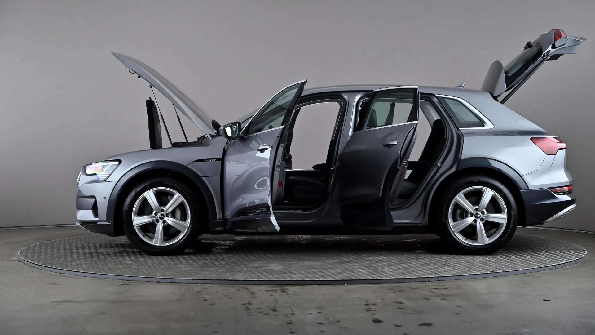 2022 AUDI E-TRON 2022 AUDI E-TRON