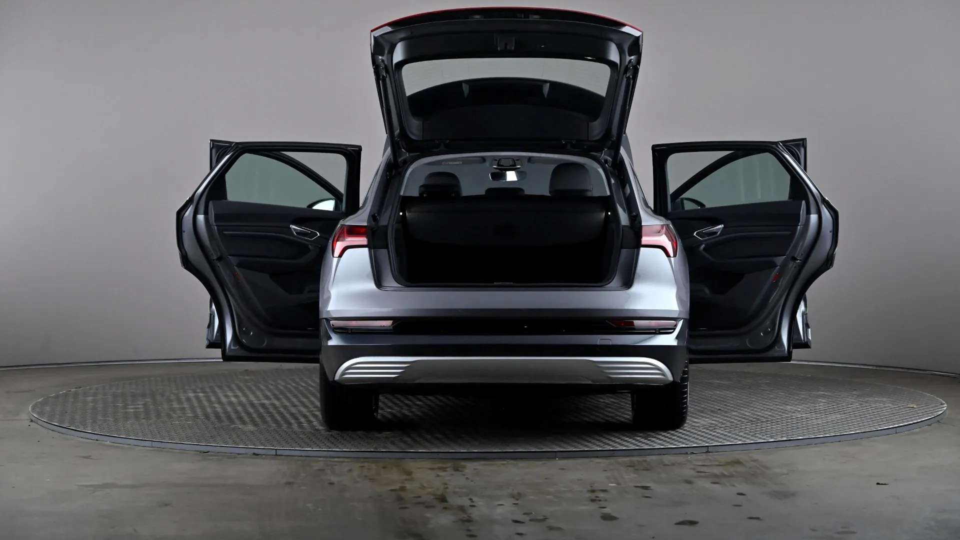 2022 AUDI E-TRON 2022 AUDI E-TRON