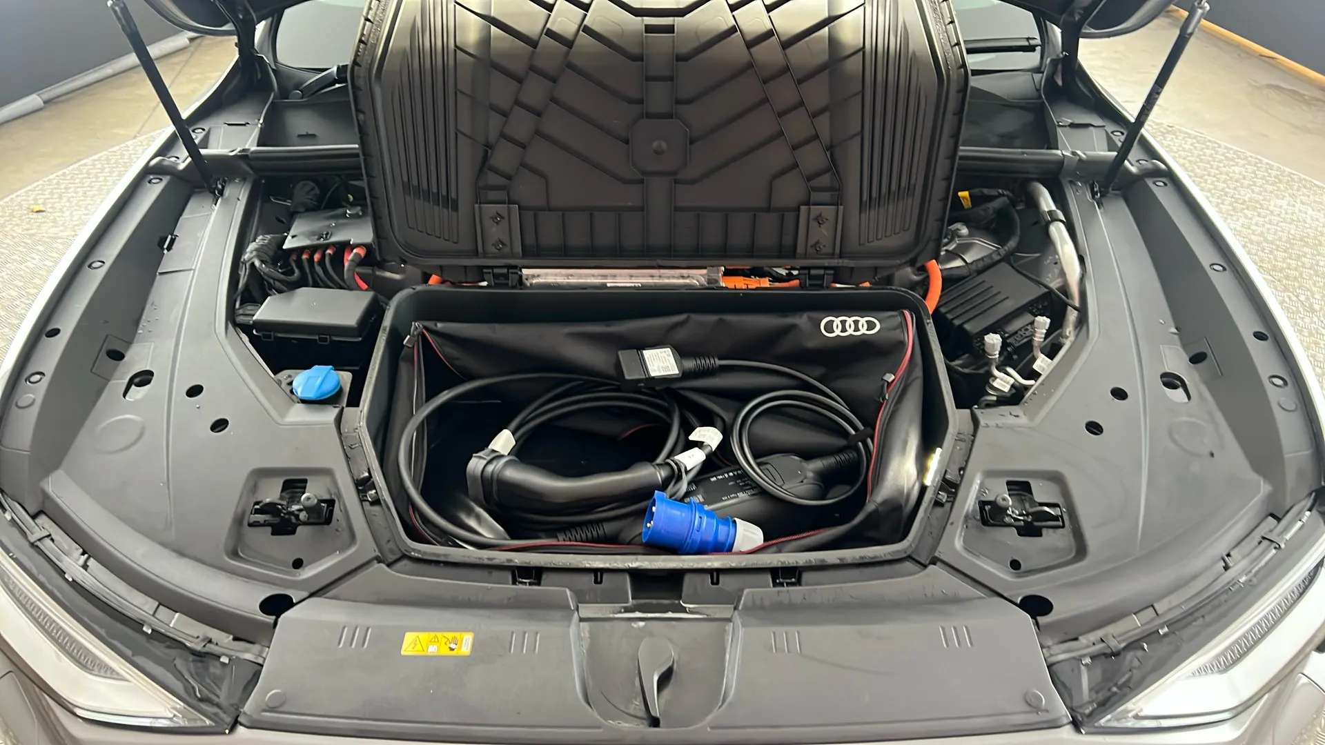 2022 AUDI E-TRON 2022 AUDI E-TRON