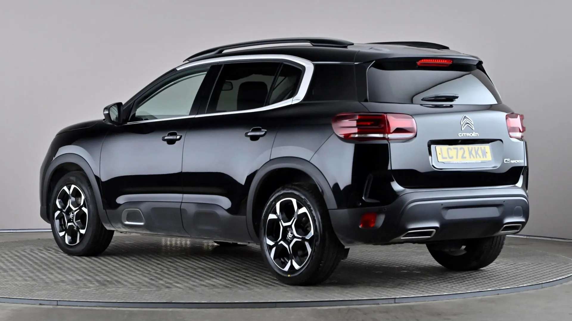 A 2022 CITROEN C5 AIRCROSS 1.5 BlueHDi Shine EAT8 A 2022 CITROEN C5 AIRCROSS 1.5 BlueHDi Shine EAT8