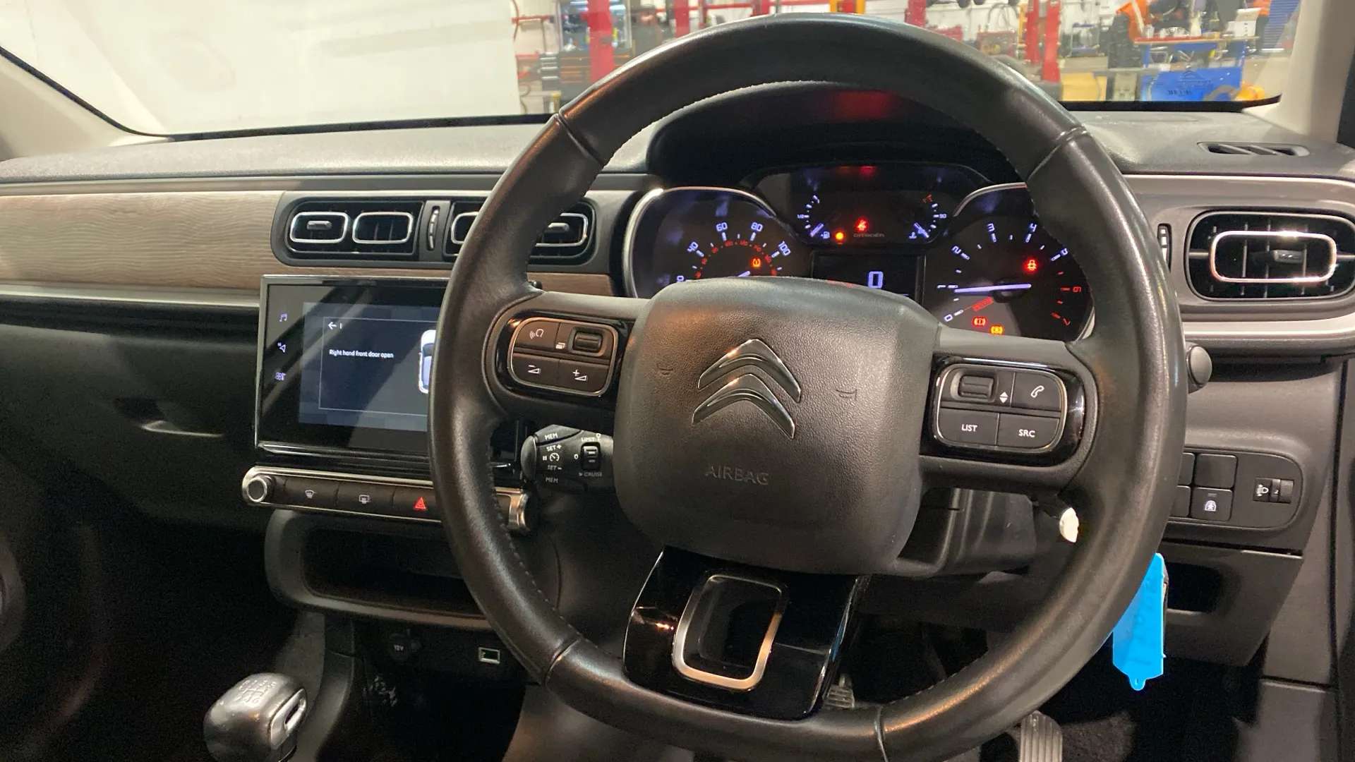 A 2022 CITROEN C3 1.5 BlueHDi Shine Plus A 2022 CITROEN C3 1.5 BlueHDi Shine Plus