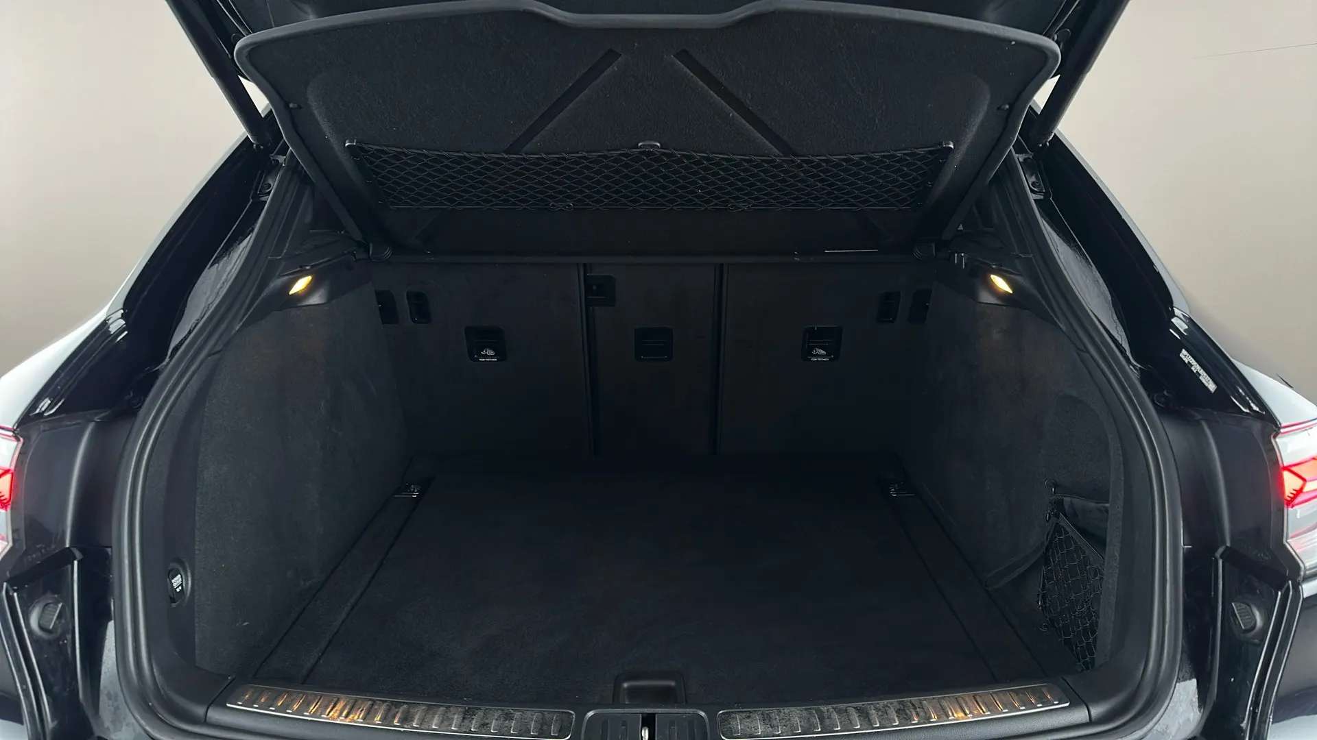 2019 PORSCHE MACAN 2019 PORSCHE MACAN