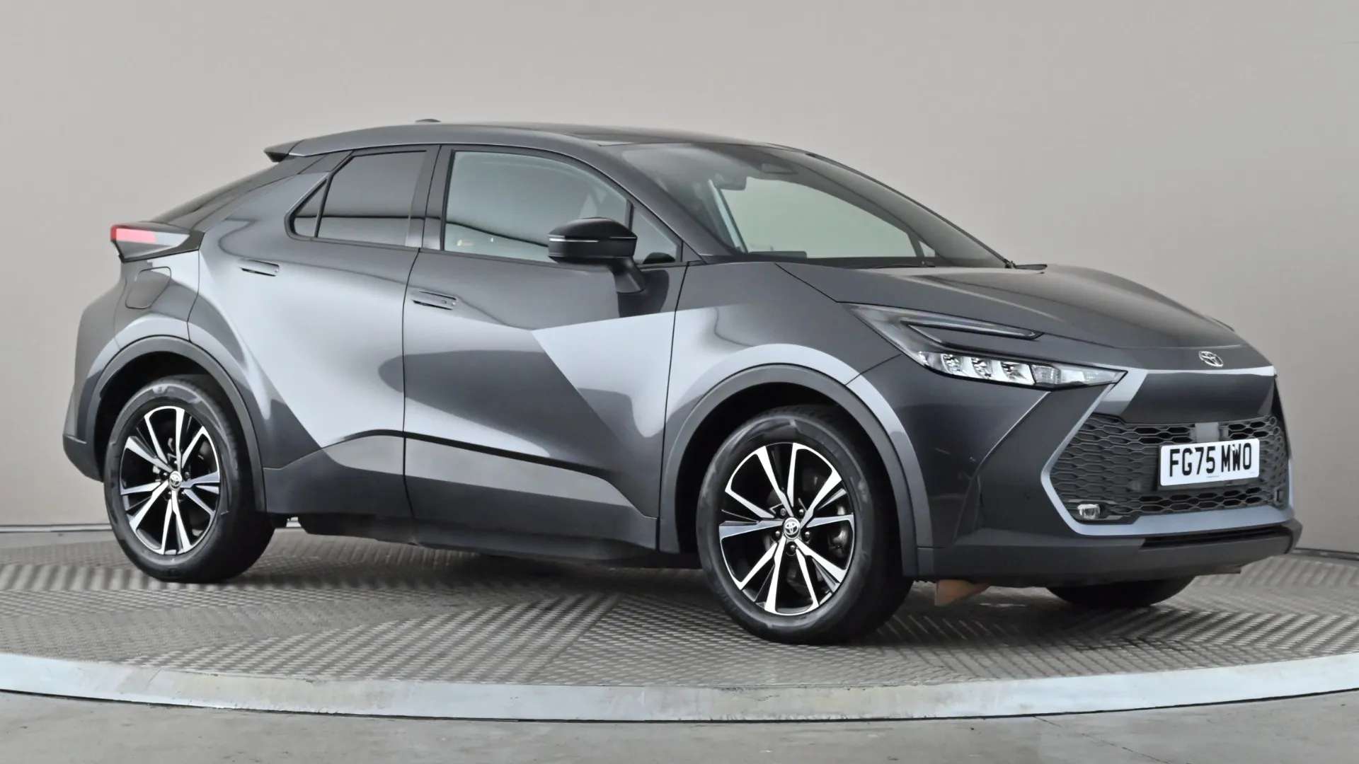 A 2025 TOYOTA C-HR 2.0 PHEV Design CVT A 2025 TOYOTA C-HR 2.0 PHEV Design CVT