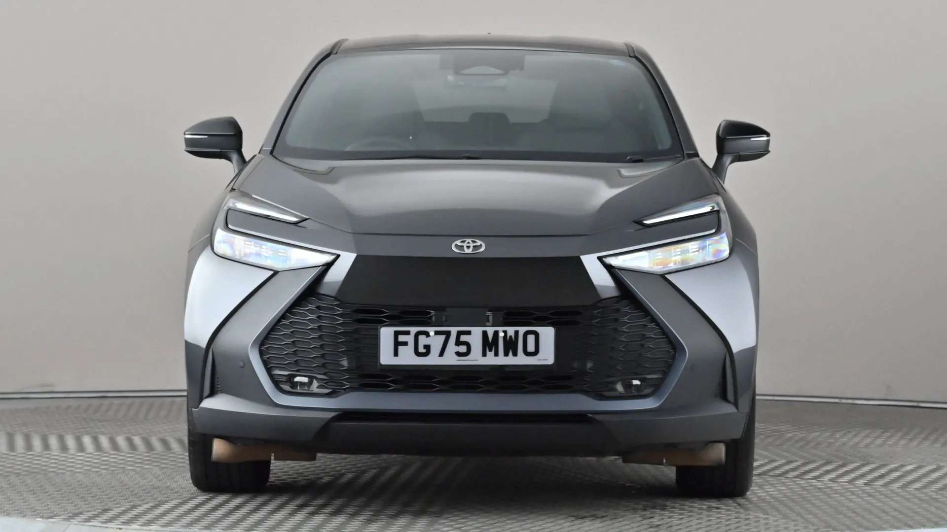 A 2025 TOYOTA C-HR 2.0 PHEV Design CVT A 2025 TOYOTA C-HR 2.0 PHEV Design CVT