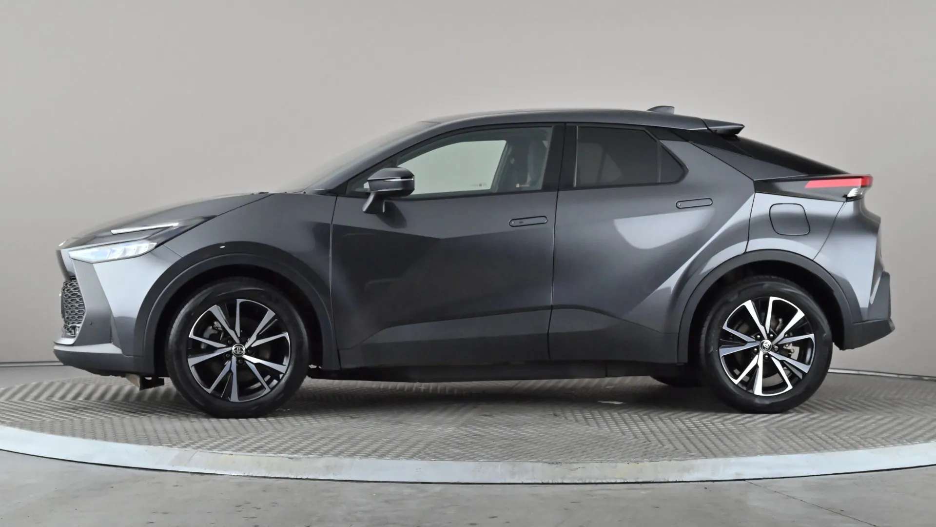 A 2025 TOYOTA C-HR 2.0 PHEV Design CVT A 2025 TOYOTA C-HR 2.0 PHEV Design CVT