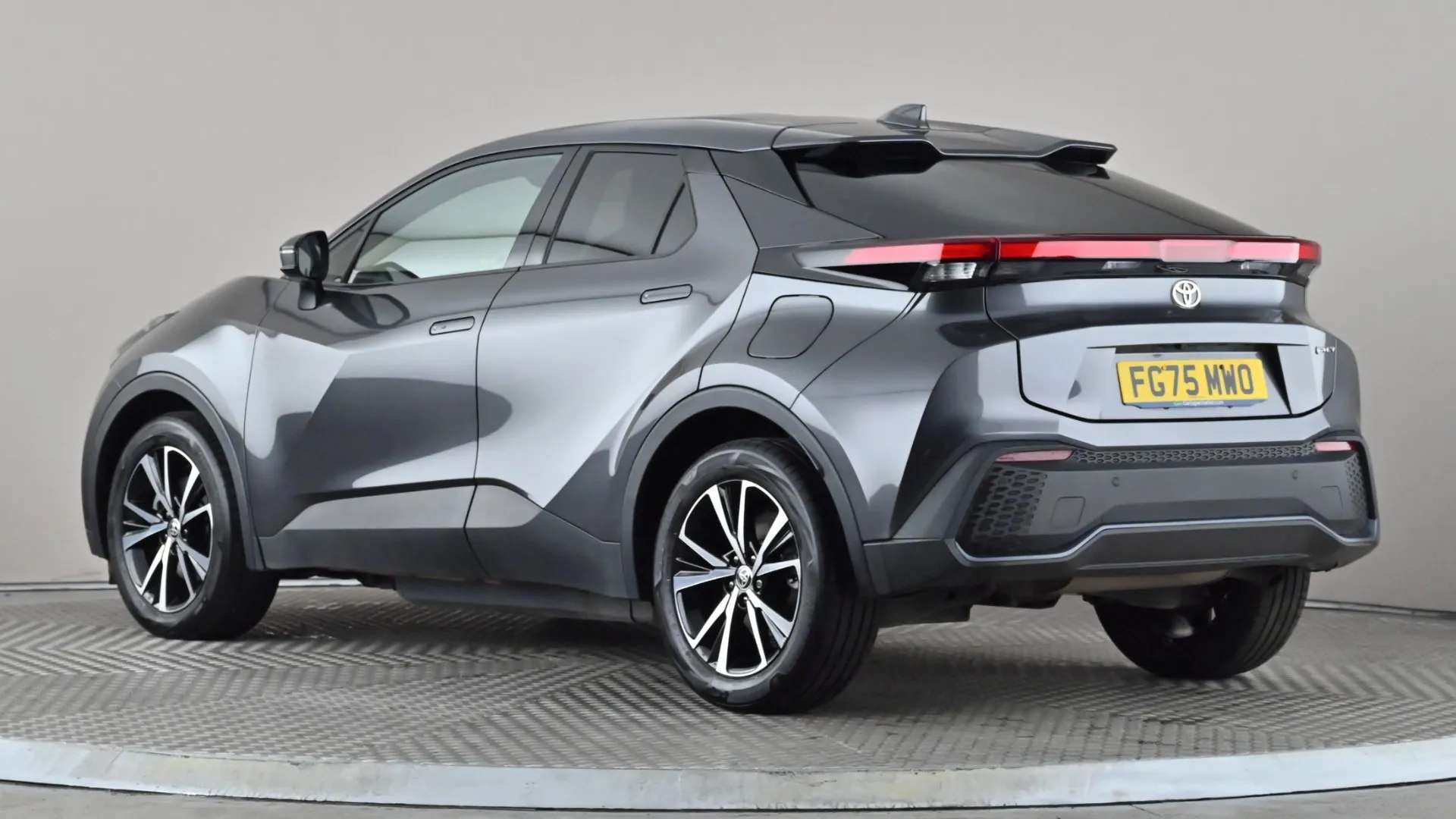 A 2025 TOYOTA C-HR 2.0 PHEV Design CVT A 2025 TOYOTA C-HR 2.0 PHEV Design CVT